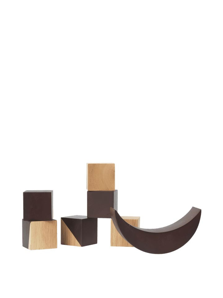 Entdecken Sie die Phase Bausteine von Ferm Living – ein kreatives Designobjekt, das Spiel und Ästhetik harmonisch verbindet.