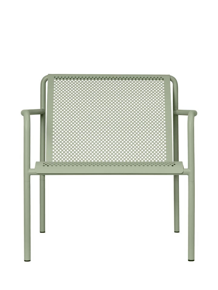 Entdecken Sie den Dapple Lounge Chair von Ferm Living – stilvoll, komfortabel und perfekt für Ihren Außenbereich. Ideal für entspannte Stunden im Freien.