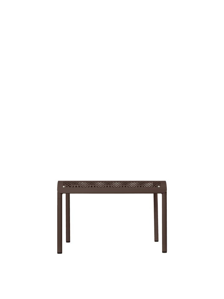 Gestalten Sie Ihren Außenbereich mit dem Dapple Loungetisch 57 x 57 von Ferm Living. Robustes Design, elegante Optik und vielseitige Nutzungsmöglichkeiten!