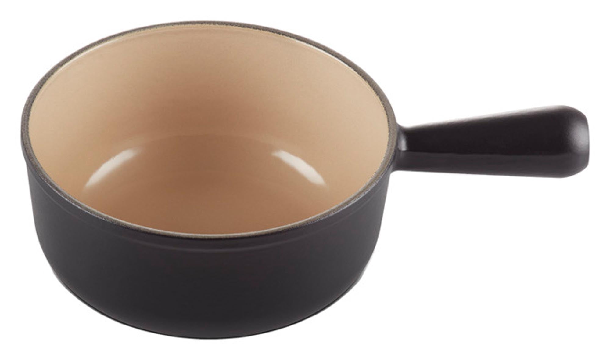 Entdecken Sie das LE CREUSET Fonduecaquelon schwarz sand (ø 18 cm) – ideal für Fondue-Abende, aus hochwertigem Gusseisen, pflegeleicht und vielseitig einsetzbar.