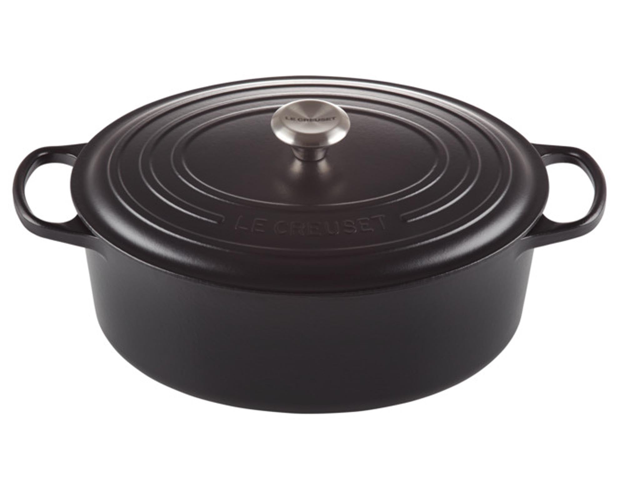 Entdecken Sie den Bräter Signature rund 22 cm von LE CREUSET: hochwertiges Gusseisen, perfekte Wärmeverteilung, stilvolles Design und vielseitig einsetzbar.