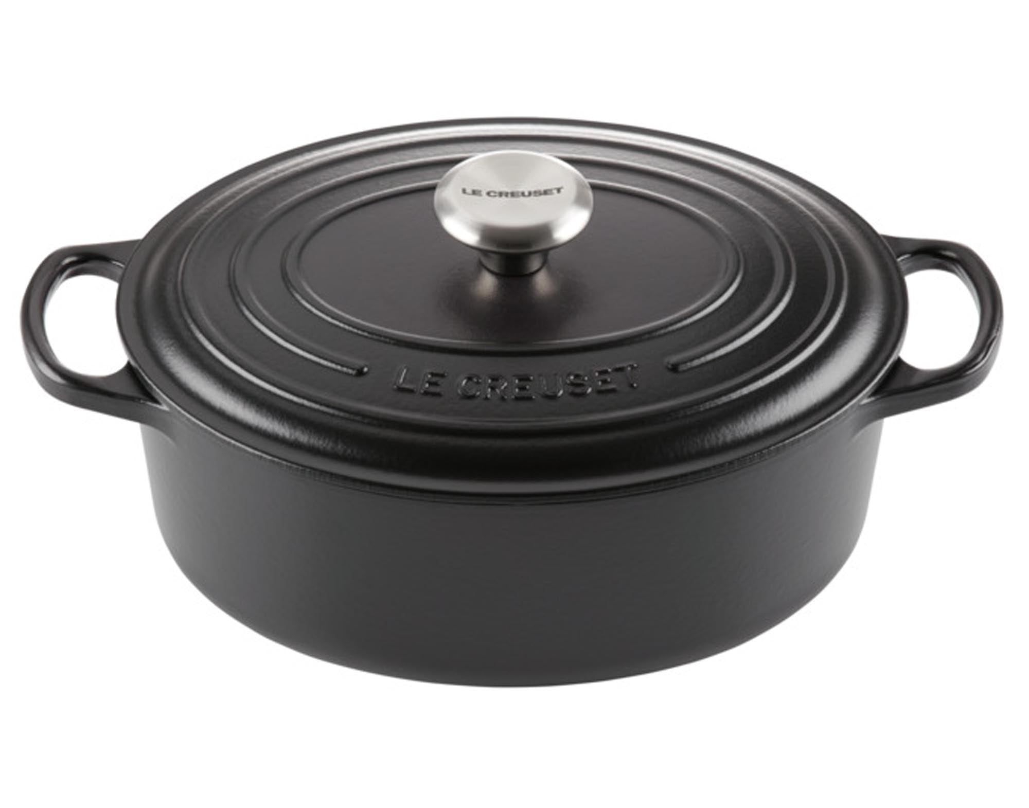 Entdecken Sie den runden Bräter Signature von LE CREUSET (24 cm) – ideal für schmackhafte Gerichte, gleichmäßige Wärmeverteilung und stilvolles Kochen.