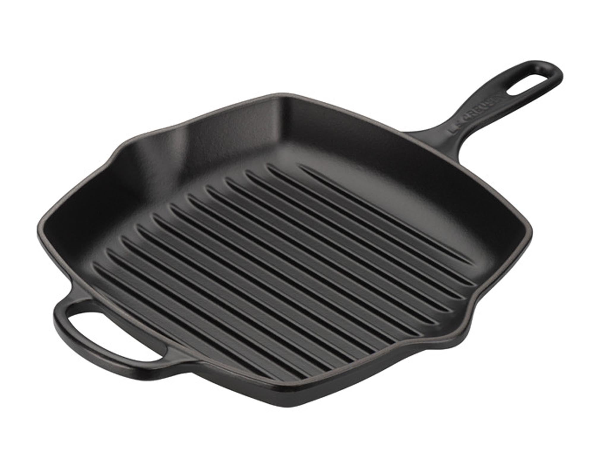 Entdecken Sie die LE CREUSET Grillpfanne Signature 26x26 cm – ideal für saftige Steaks, Gemüse und Fisch. Hochwertige Qualität, perfekte Wärmeleitung und pflegeleichte Emaille-Beschichtung.