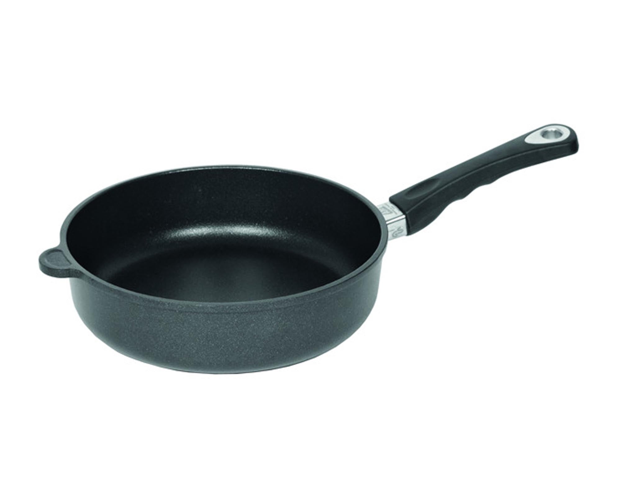 Entdecken Sie die LOTUS Bratpfanne hoch ø 26 cm mit Antihaftbeschichtung, ideal für Fleisch, Gemüse und mehr. Perfekte Ergebnisse, pflegeleicht und für alle Herdarten geeignet.