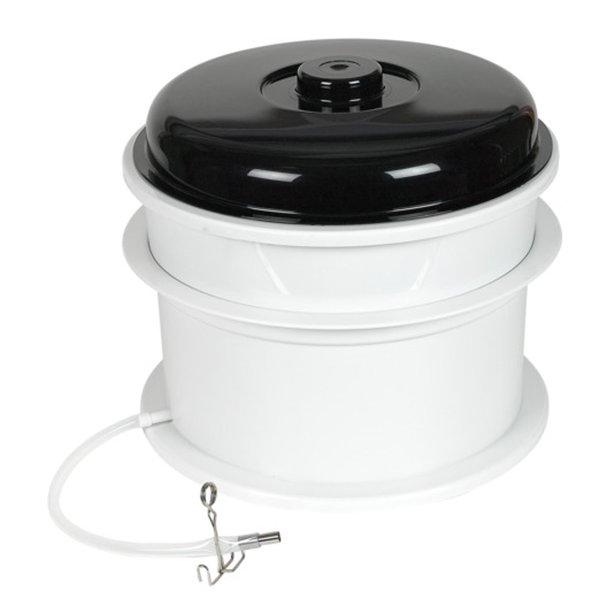 Entdecken Sie den WECK Entsafteraufsatz Kunststoff (ø 25 cm) für frische Säfte. BPA-frei, perfekt für WECK Entsafter, leicht zu reinigen und ideal für gesunde Ernährung.