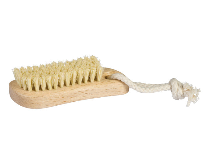 REDECKER Nagelbürste Buche S-Form Fibreborsten 10.5 cm in präsentiert im Onlineshop von KAQTU Design AG. Badzubehör ist von REDECKER