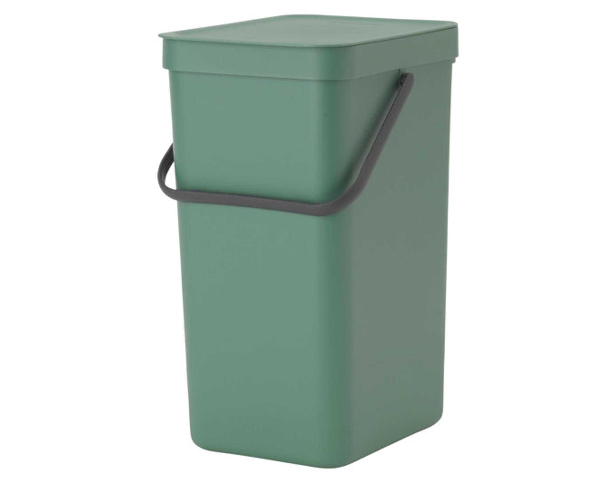 Entdecken Sie den BRABANTIA Abfallbehälter Sort&Go 16 l in grün – ideal für umweltbewusstes Mülltrennen, robust, BPA-frei und ästhetisch für Küche und Büro.