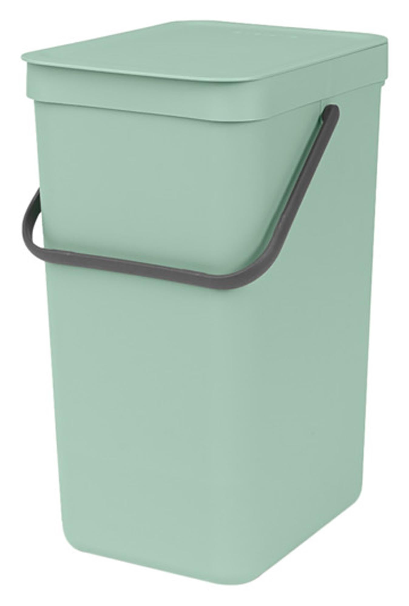 Entdecken Sie den BRABANTIA Abfallbehälter Sort&Go 16 Liter in jade green. Ideal für umweltbewusstes Mülltrennen, robust und stilvoll.