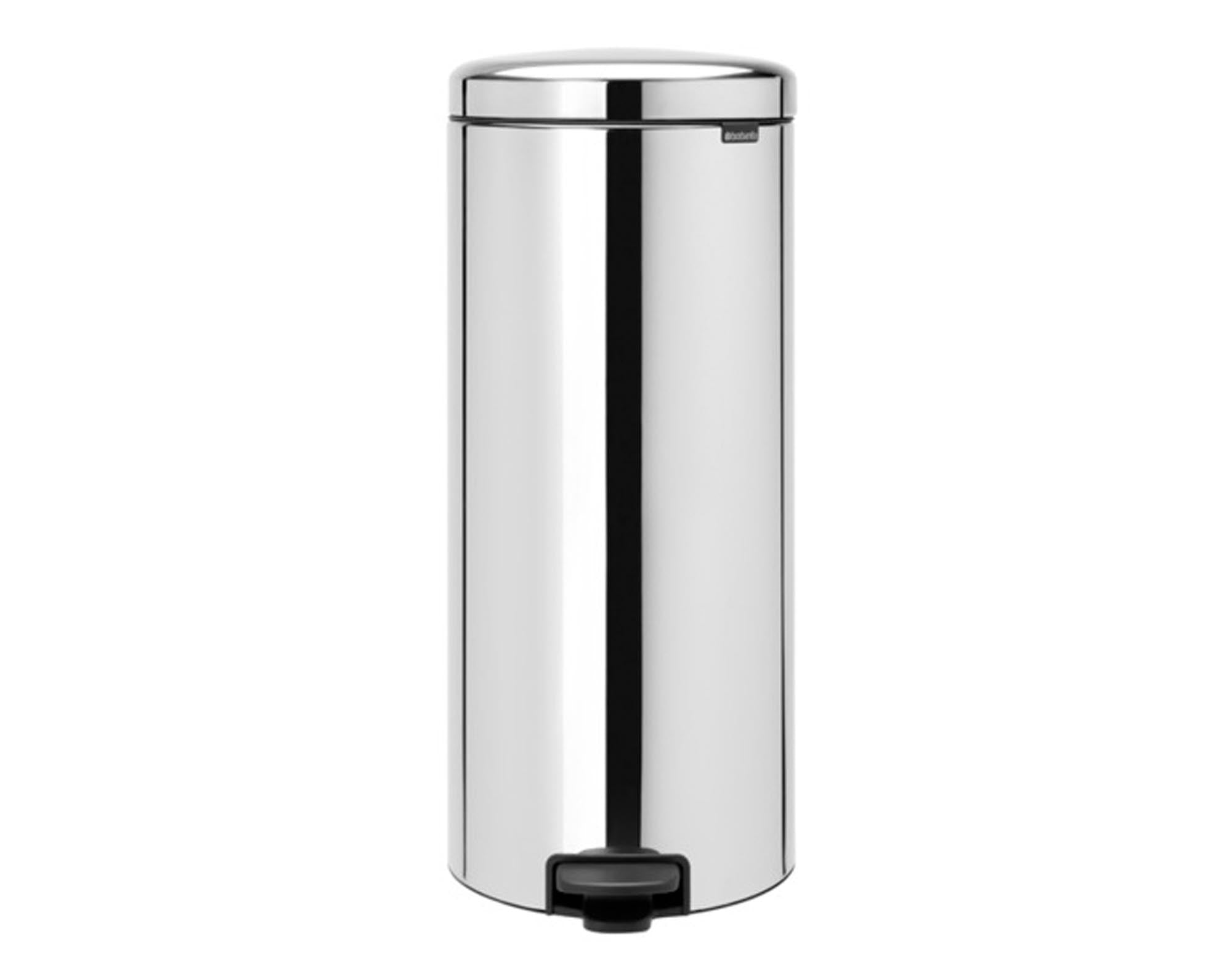 Entdecken Sie den BRABANTIA Treteimer NewIcon in brillantem Stahl mit 30 l und Metallinneneimer. Stilvoll, hygienisch und langlebig für Küche, Büro und Bad.