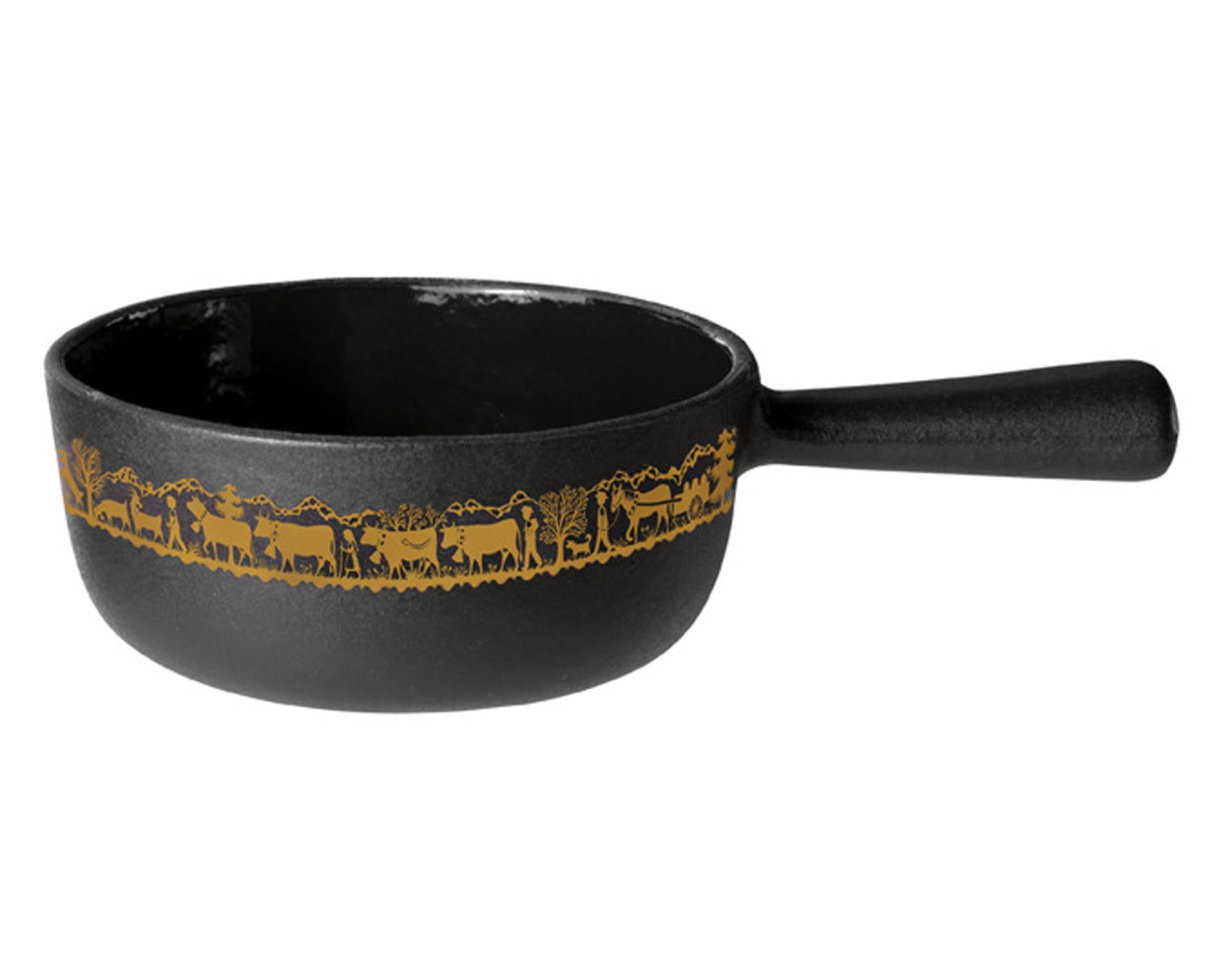 Entdecken Sie das STÖCKLI Fonduecaquelon Classic Alpaufzug aus Gusseisen (ø 22 cm) für perfekte Fondue-Abende. Hochwertige Wärmeleitung, stilvolles Design!