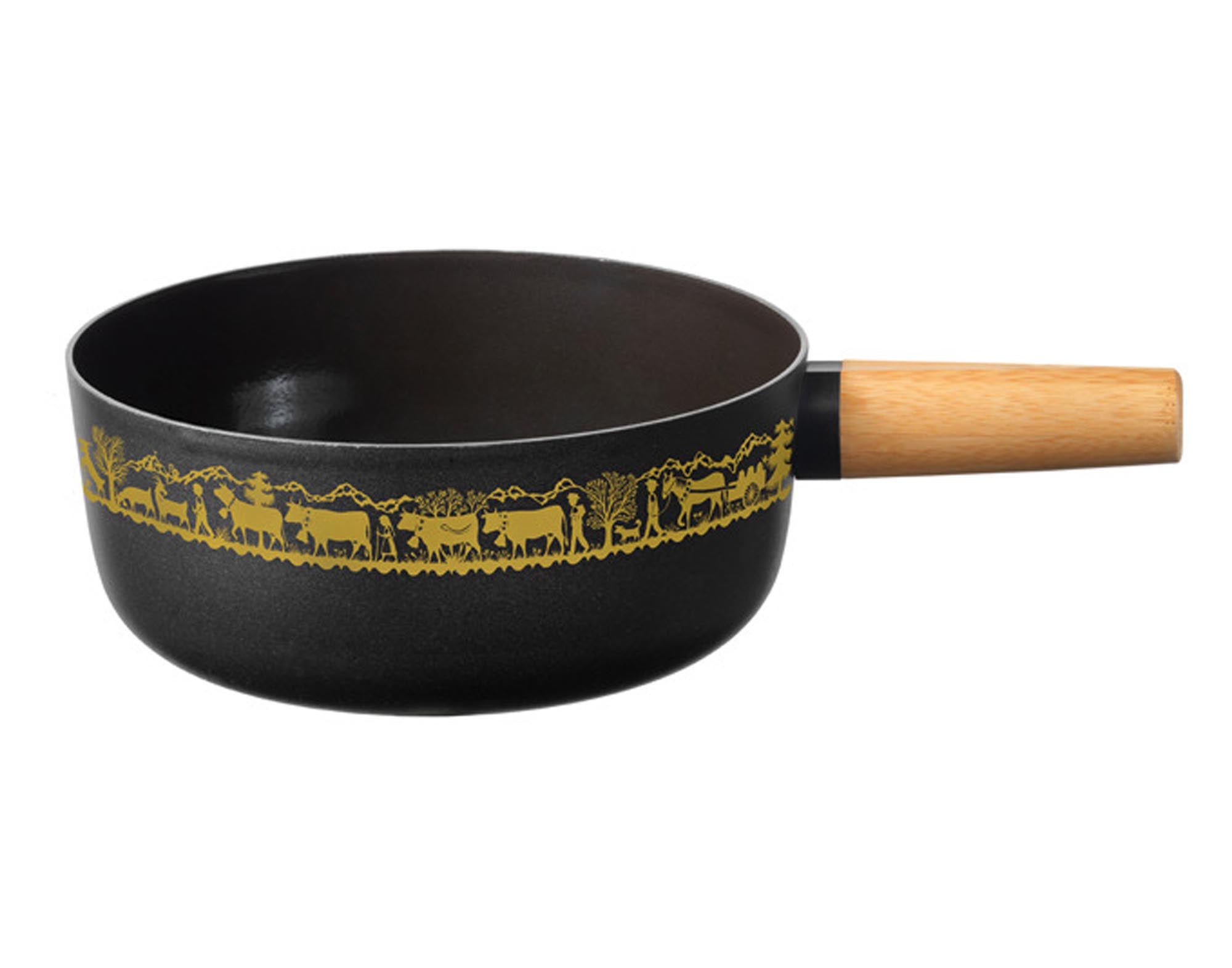 Entdecken Sie das KISAG Fonduecaquelon Guss Adelboden in rot/schwarz (ø 20 cm) – ideal für köstliches Käsefondue und gesellige Abende.