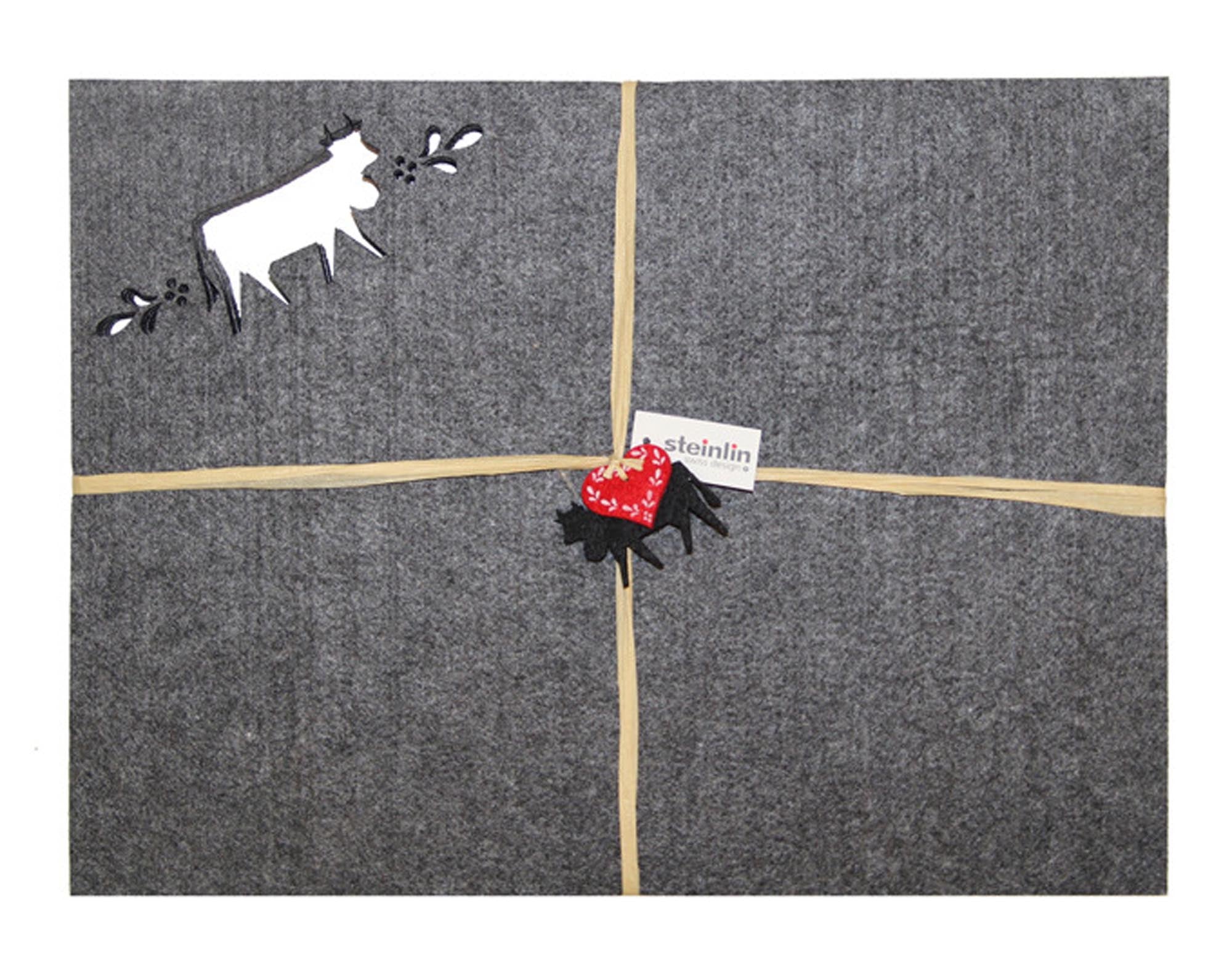 Entdecken Sie das STEINLIN Tischset Kuh Filz (4 Stück, 42x32 cm) – stilvoll, rutschfest und perfekt für jeden Anlass. Schützen Sie Ihren Tisch mit ländlichem Charme!