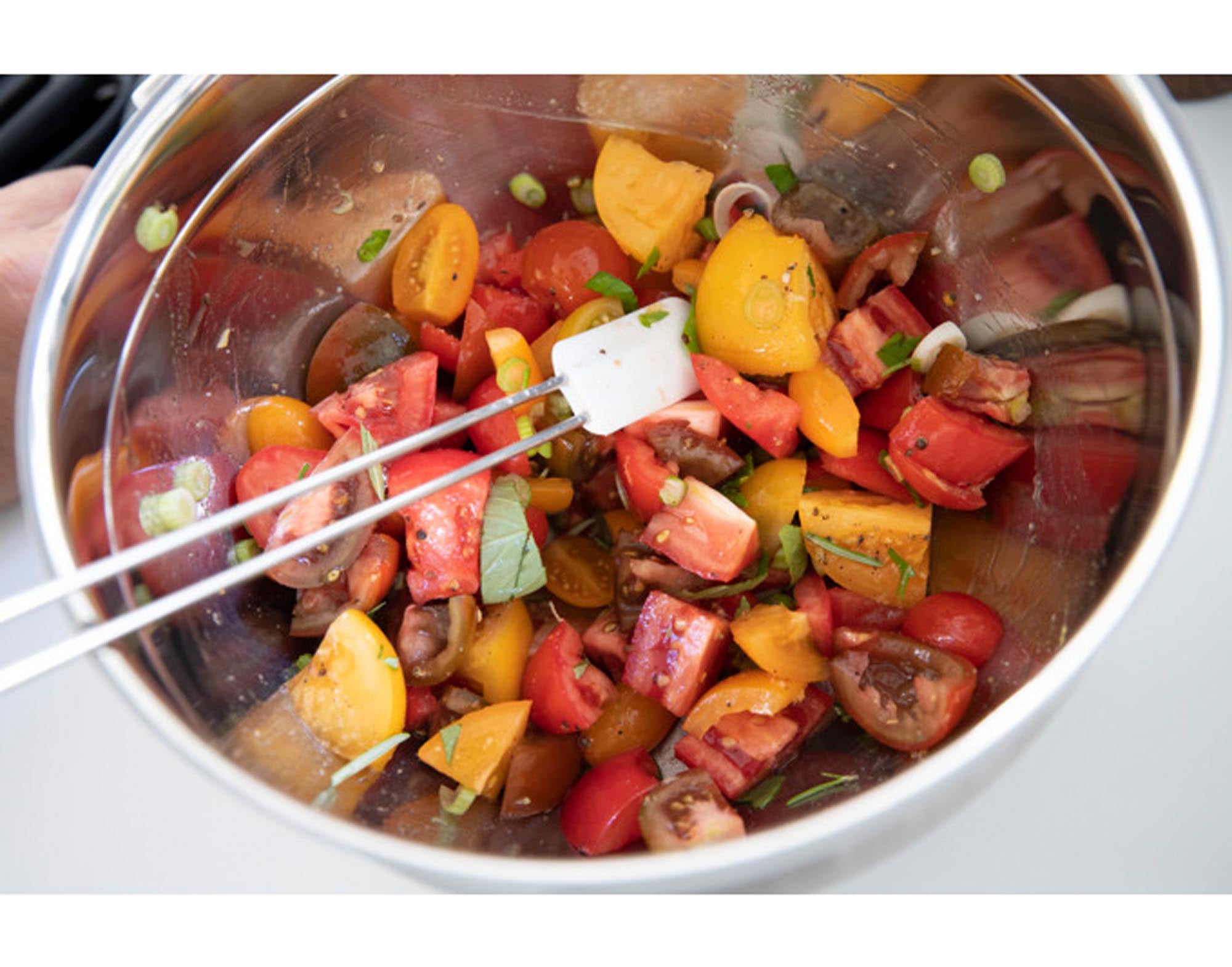 RÖSLE Teigschaber Silikon klein weiss 26x2.75 cm in  präsentiert im Onlineshop von KAQTU Design AG. Backutensilien ist von RÖSLE