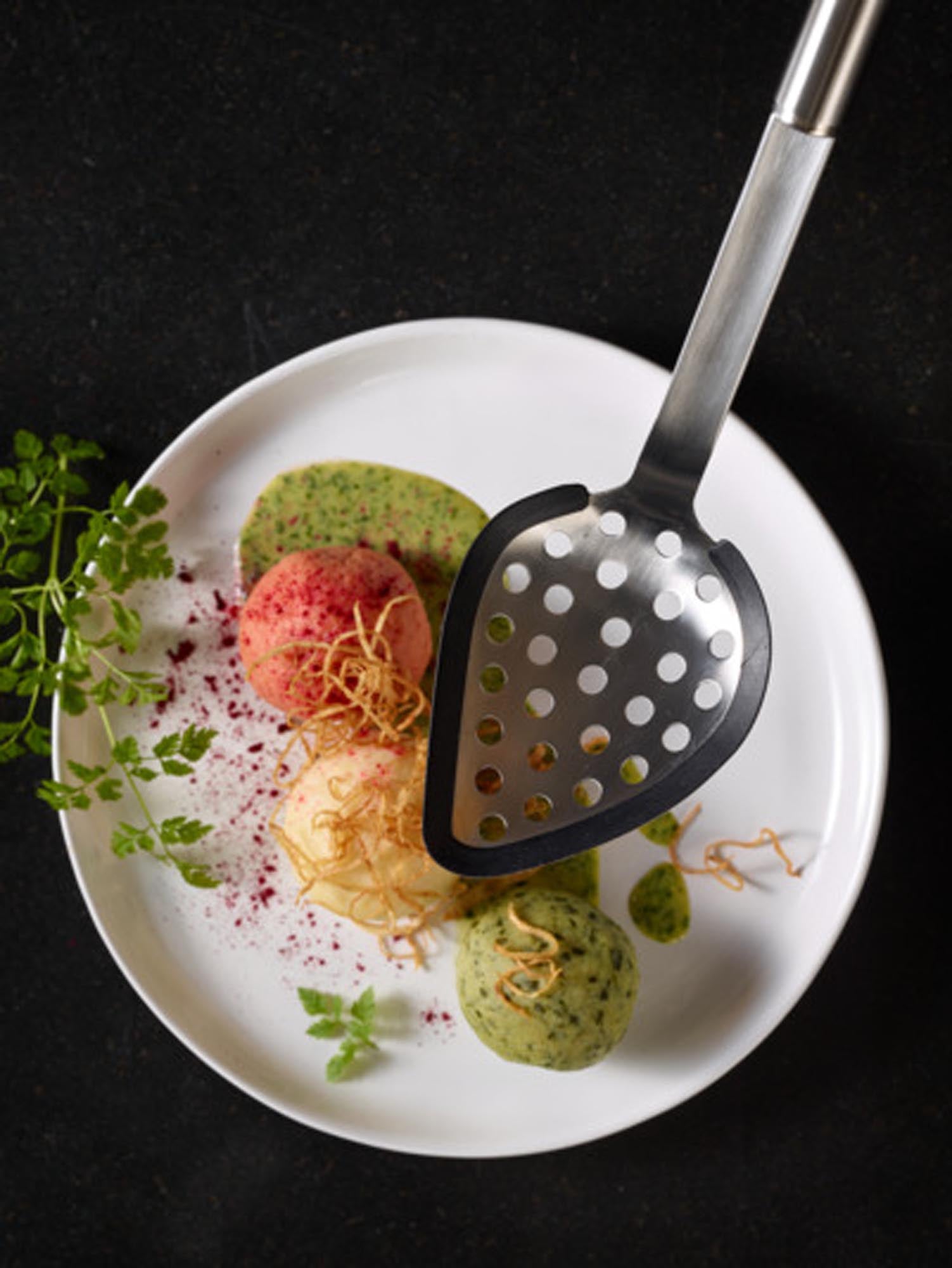 Die Salina Bratpfanne D28cm von Ballarini: Induktionstauglich, exzellente Wärmeleitung, Antihaftbeschichtung, ergonomisch, vielseitig.