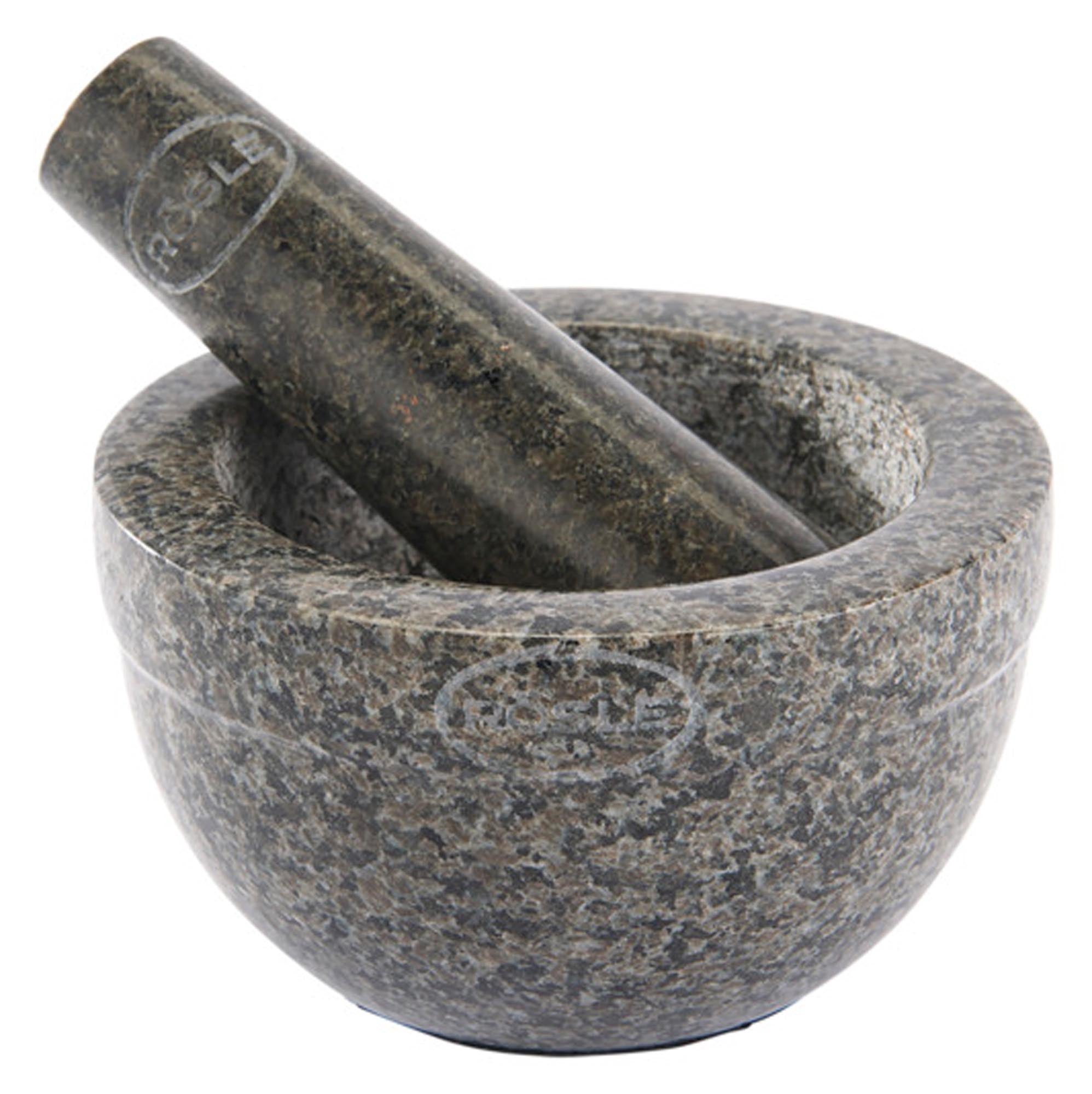 Entdecken Sie den RÖSLE Mörser mit Stössel aus Granit (ø 14 cm) – ideal zum Zerkleinern von Gewürzen und Kräutern für frische Aromen in Ihrer Küche.