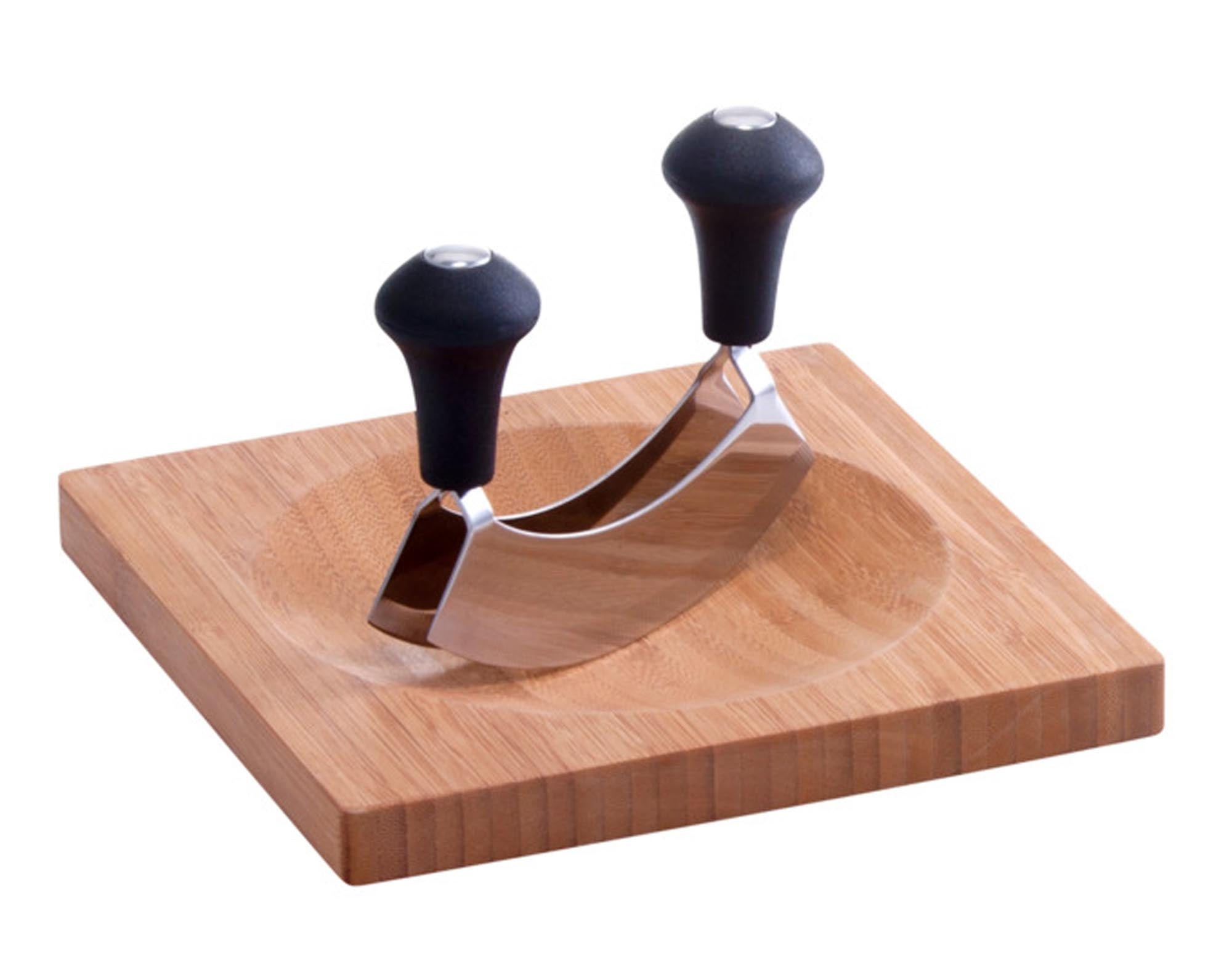 Entdecken Sie das ZELLER Wiegemesser mit Kräuterbrett aus Bambus (20x20 cm) – ideal zum Zerkleinern von Kräutern und Gemüse in Ihrer modernen Küche.