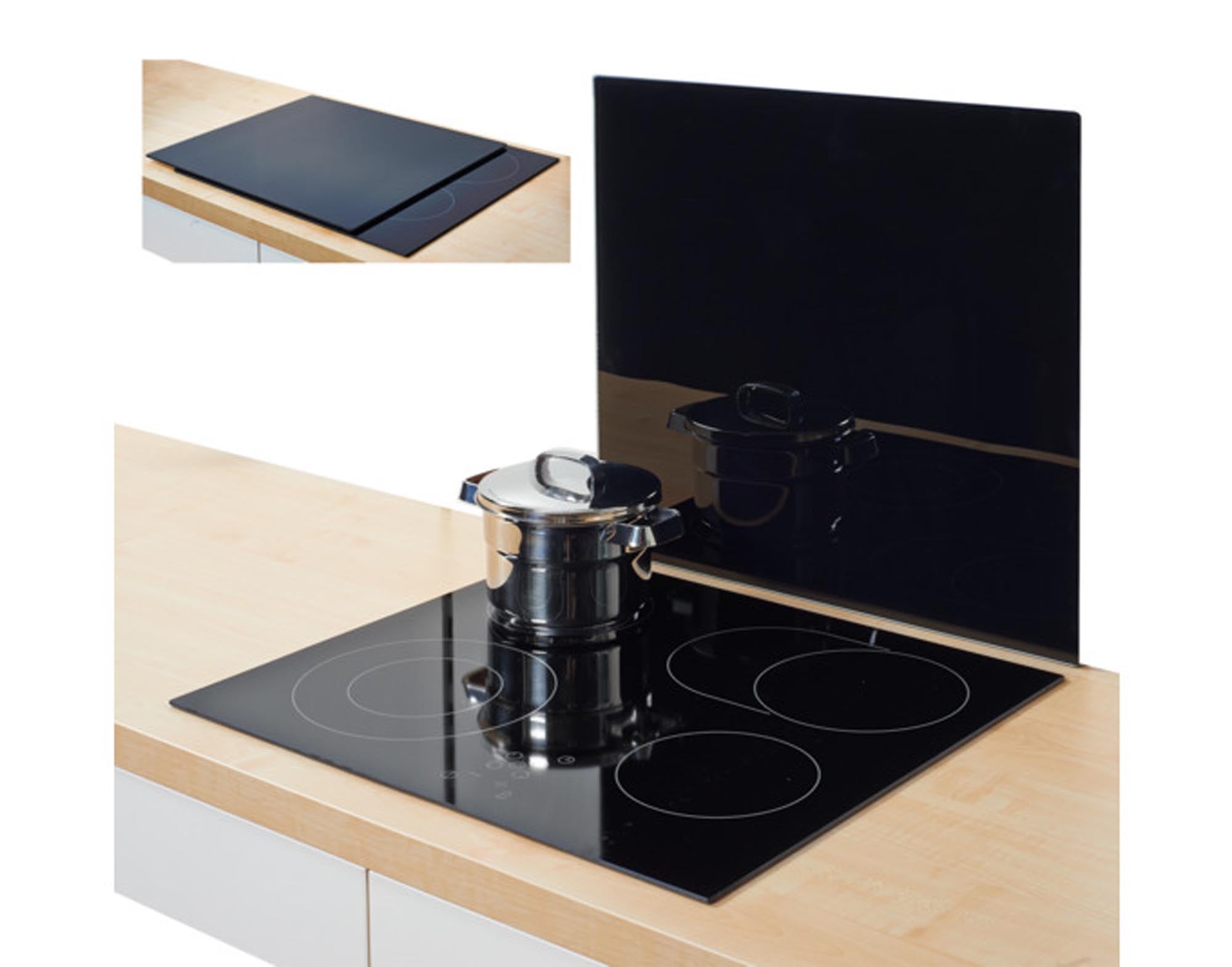 Elegante Herdblende aus schwarzem Glas (56x50 cm) von ZELLER PRESENT. Schützt Ihren Herd, pflegeleicht und modern. Ideal für jede Küche!