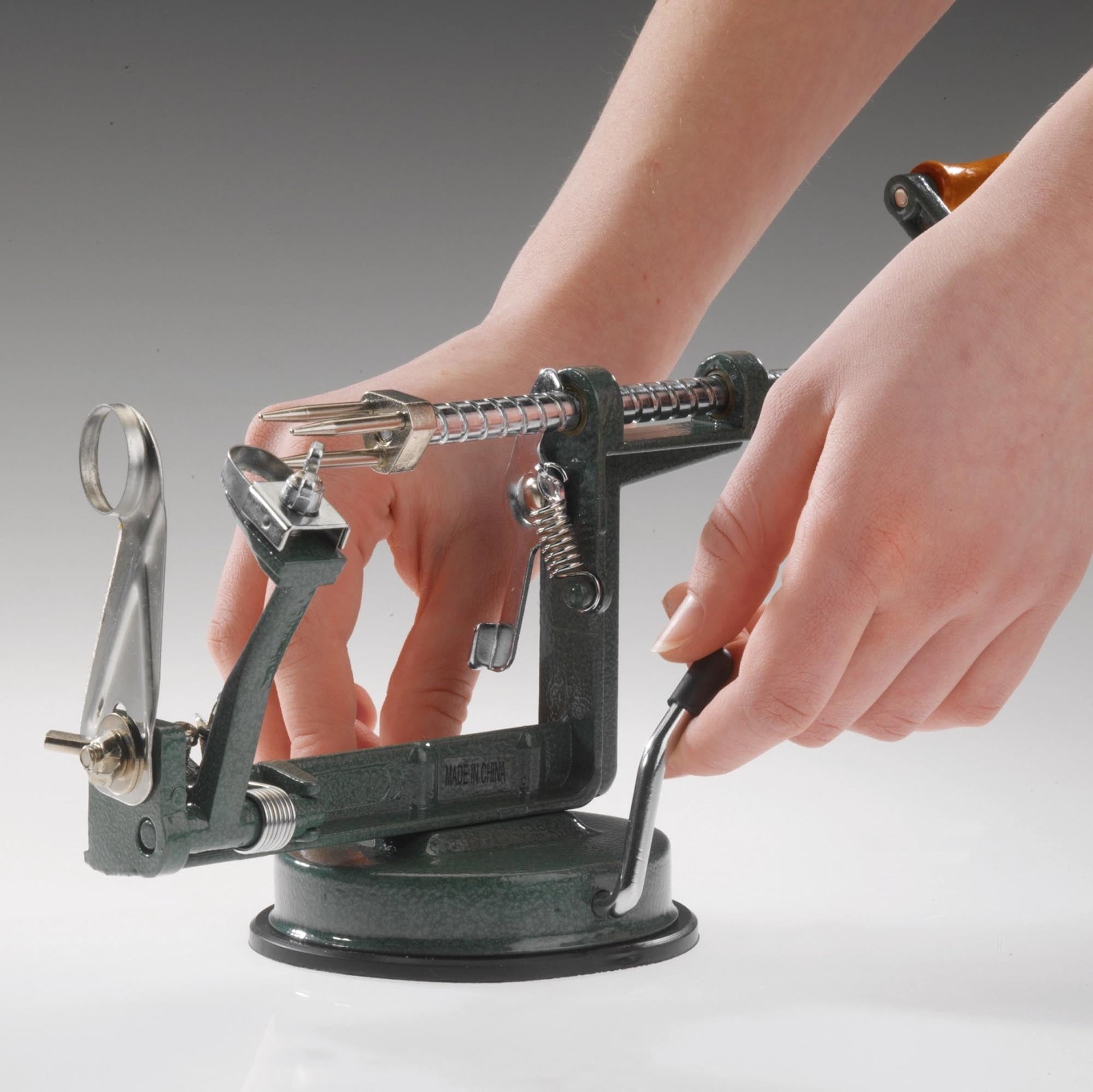 Praktische Apfelschälmaschine mit Saugfuss, ideal zum Schälen, Entkernen und Schneiden von Äpfeln, Masse: 45x26x14 cm, von Westmark.