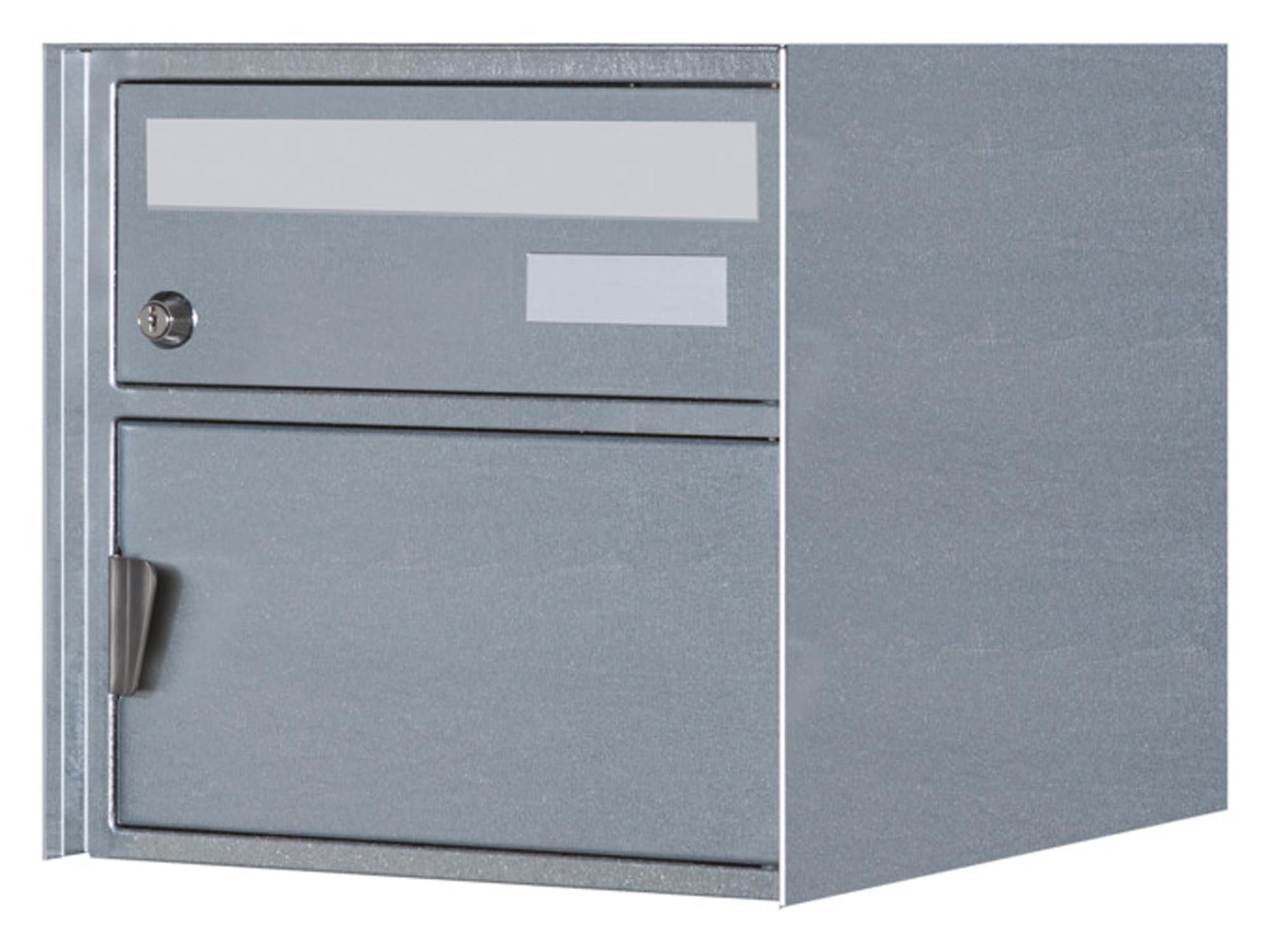 HUBER AG Briefkasten Visp: Moderner, verzinkter Stahlbriefkasten mit Zeitungsfach, abschließbarer Tür und hoher Langlebigkeit für den Außenbereich.