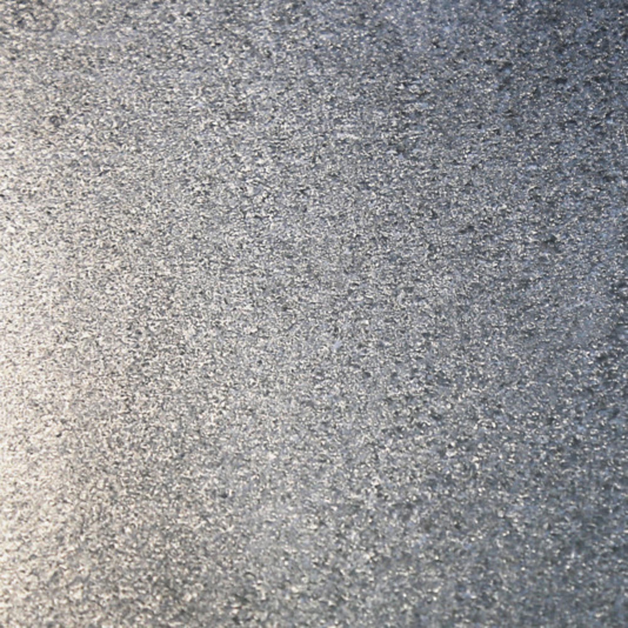 Moderner Briefkasten Visp von HUBER: Verzinkter Stahl, abschliessbar, mit Zeitungsfach. Ideal für Aussenbereich, langlebig und stilvoll.