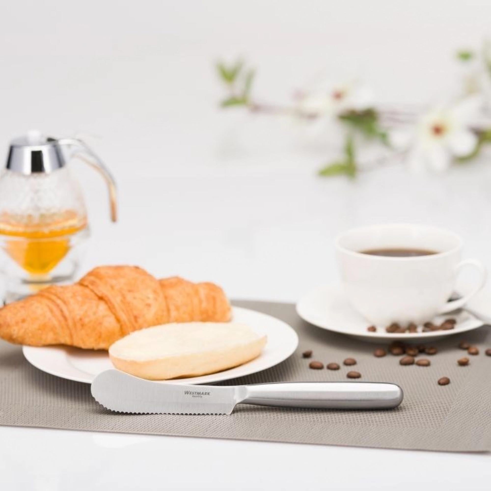 Praktisches Frühstücksmesser von Westmark mit 10 cm Wellenschliffklinge, ideal für Brot und Brötchen, Masse: 22x3.3x1.6 cm.