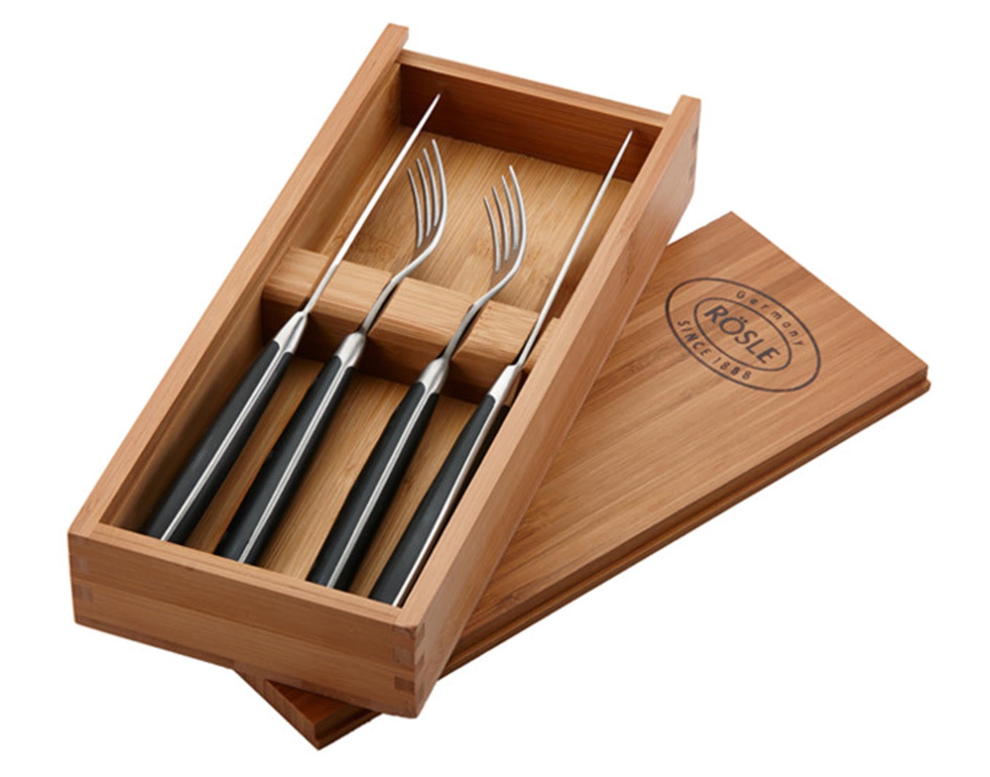 Entdecken Sie das RÖSLE Steakbesteck Set 4-teilig: Hochwertiger Edelstahl, ergonomische Griffe, ideal für Grillabende und BBQ. Qualität trifft Stil!