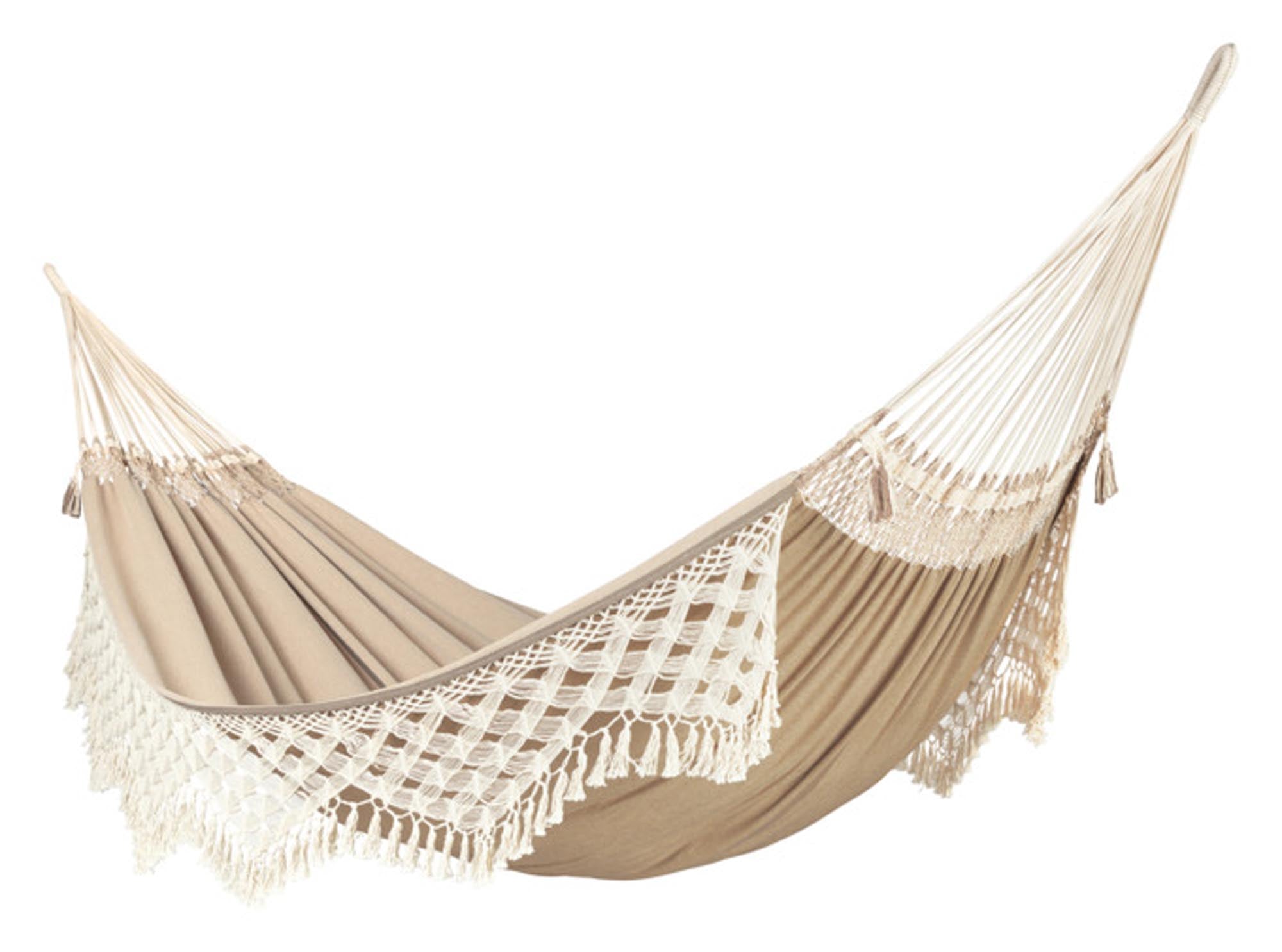 Entspannen Sie in der LA SIESTA Hängematte Bossanova muscade (180x400 cm) aus 100% Baumwolle. Ideal für Garten, Terrasse oder drinnen.