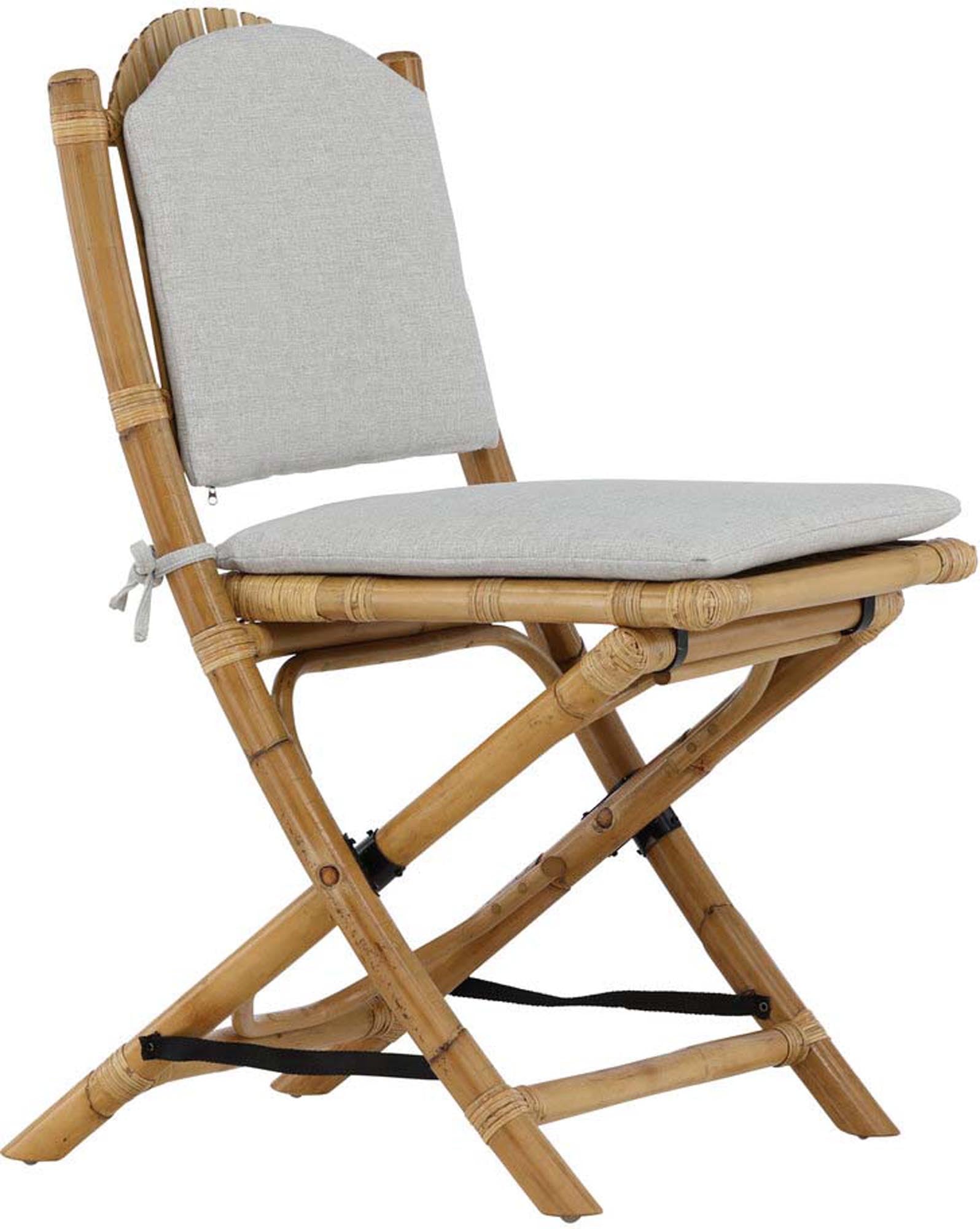 Stylischer und praktischer Cane Stuhl von Venture Home – ideal für Garten und Terrasse, klappbar und aus langlebigem Rattan gefertigt.