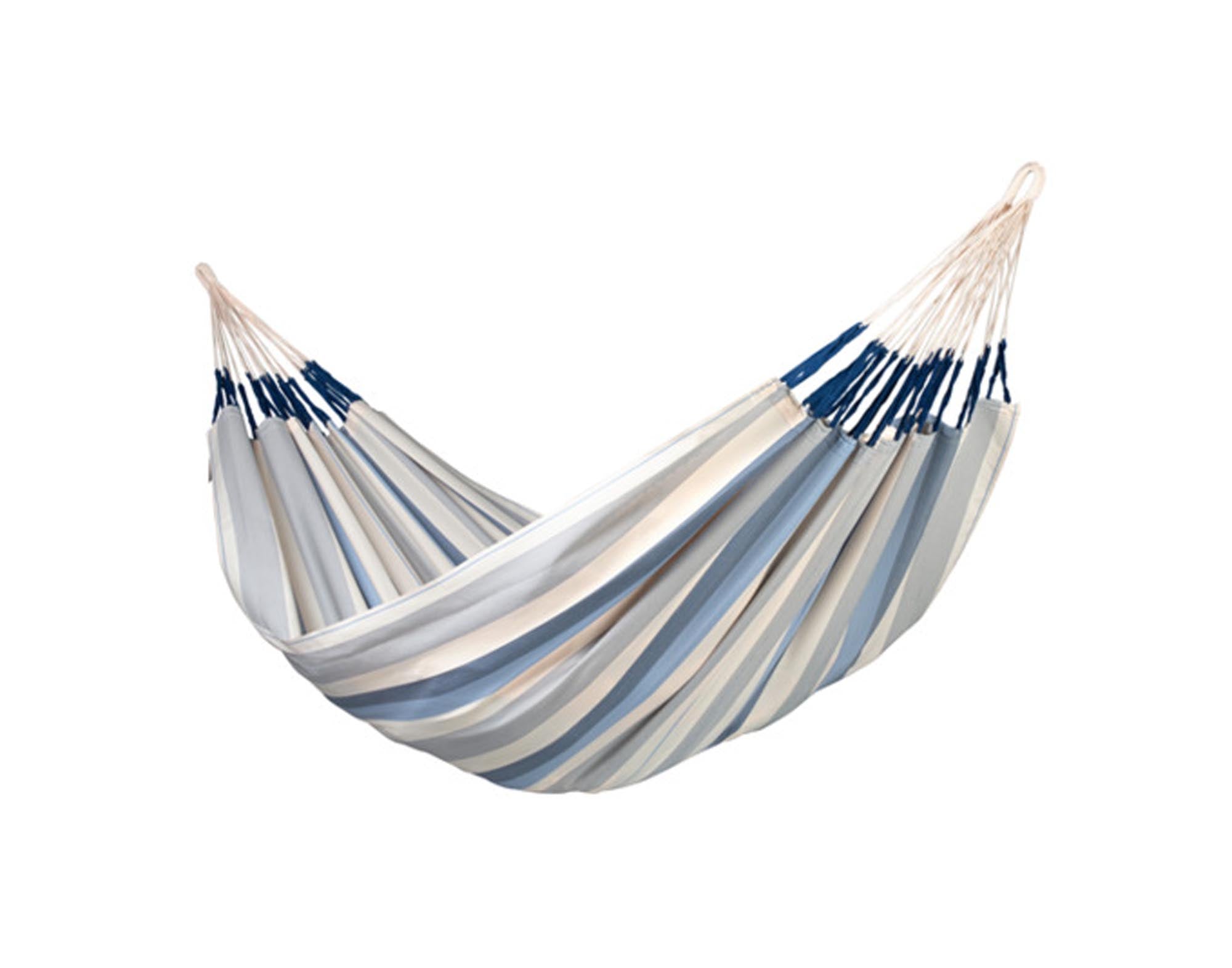 Entspannen Sie in der Hängematte Brisa 160x350 cm von LA SIESTA. Ideal für Garten, Terrasse und Innenbereich. Hochwertige Baumwolle, wetterbeständig und perfekt für zwei.