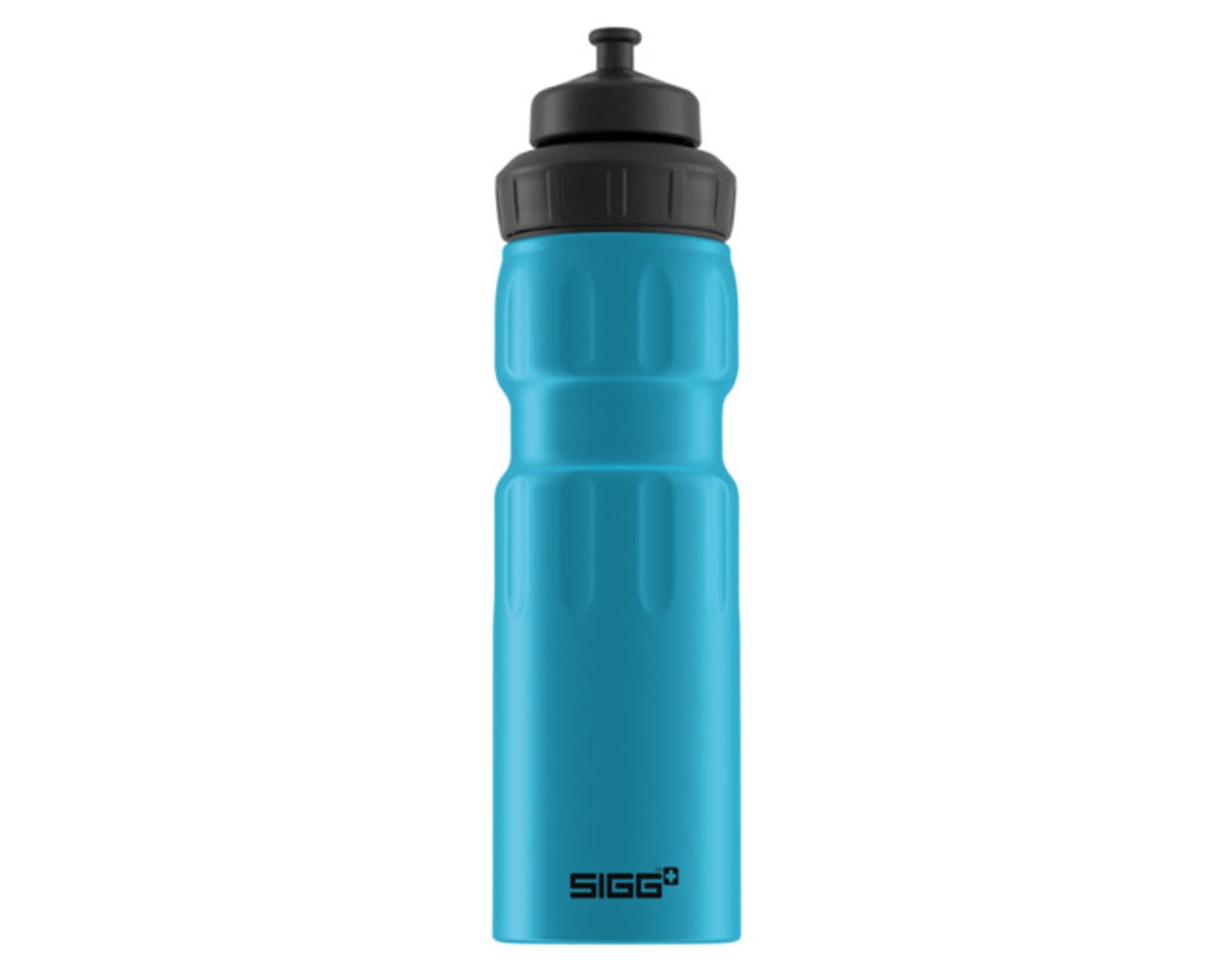 Entdecken Sie die SIGG Sport Bottle 0.75 l in Blau – die perfekte, umweltfreundliche Trinkflasche für Sport und Outdoor. Hochwertiges Aluminium, ergonomisches Design und hervorragende Isolierung für stilvolles Trinken.