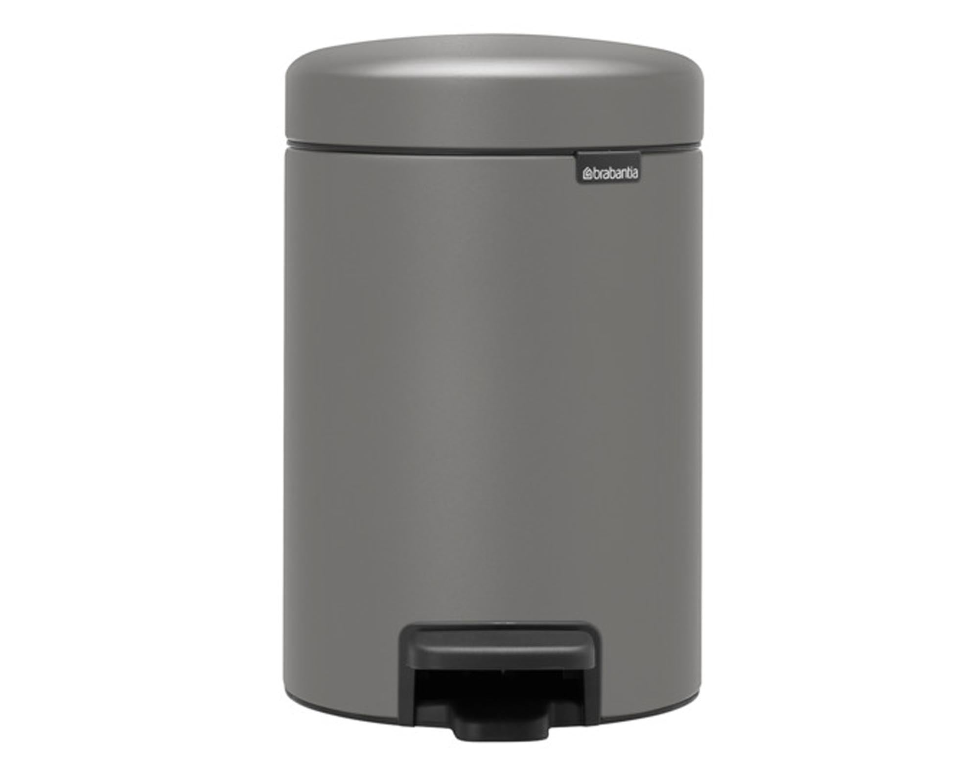 Entdecken Sie den BRABANTIA Treteimer NewIcon 3 l in mineral concret grey. Hochwertig, hygienisch und stilvoll – ideal für Küche, Bad und Büro.