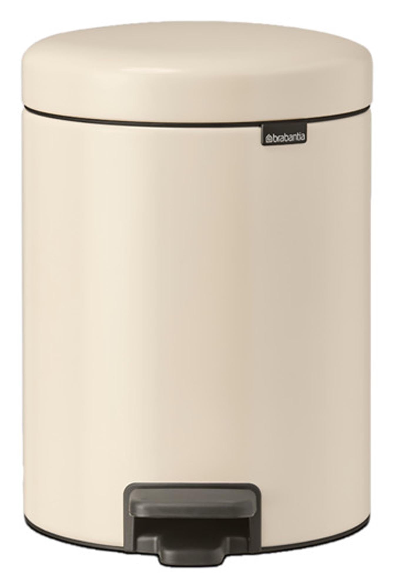 Entdecken Sie den BRABANTIA Treteimer NewIcon 5 l in soft beige. Hochwertiger, hygienischer Mülleimer mit innovativem Pedal-System und modernem Design.
