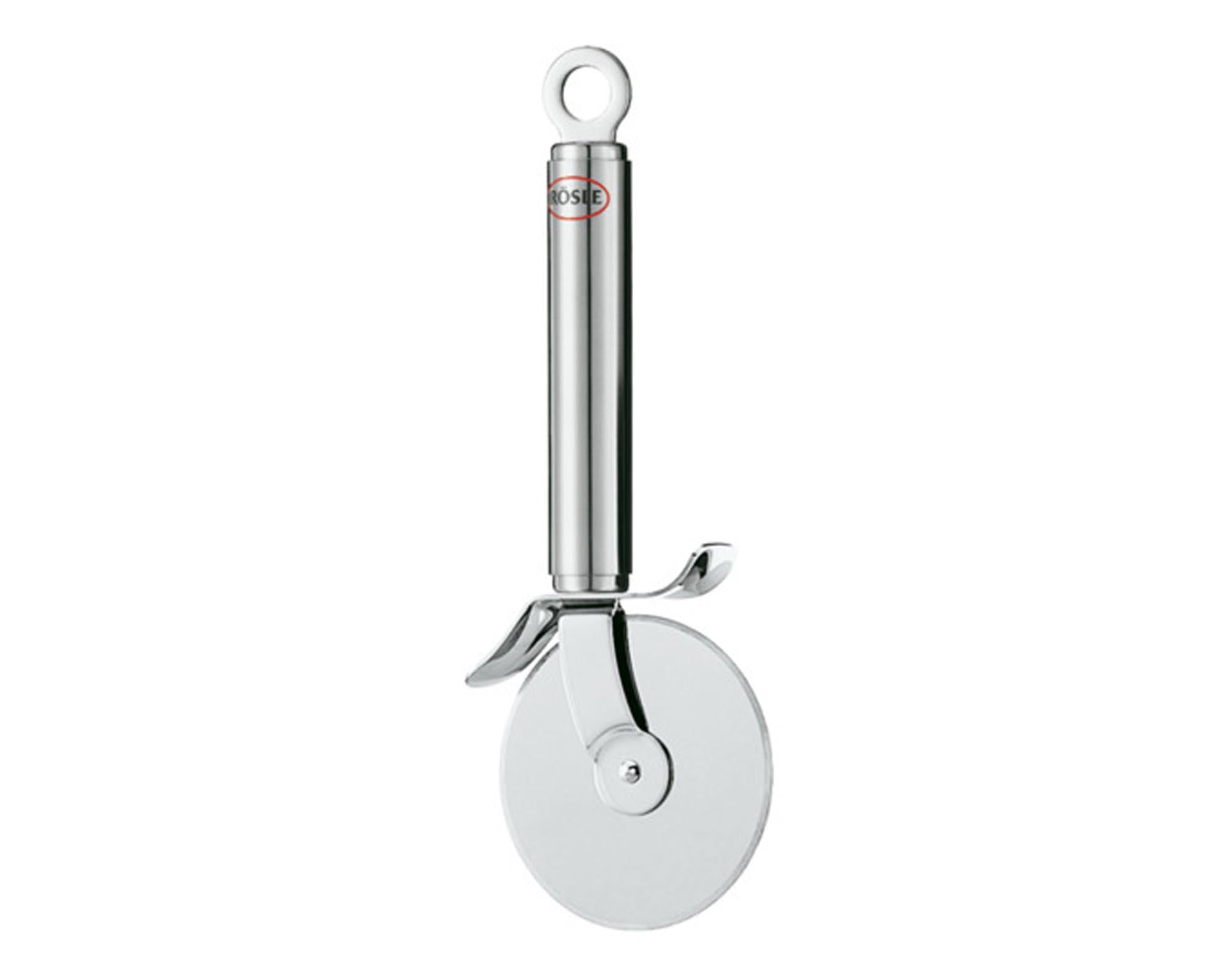 Entdecke den RÖSLE Pizzaschneider Inox 20 cm: scharf, ergonomisch und spülmaschinenfest. Perfekte Schnitte für Pizza-Liebhaber und Grillfreunde!