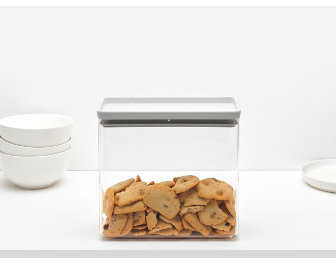 Die BRABANTIA Vorratsdose Tasty+ in light grey (3.5 l) bietet stilvolle und praktische Aufbewahrung für Ihre Lebensmittel. Stapelbar, spülmaschinenfest und ideal für jede moderne Küche.