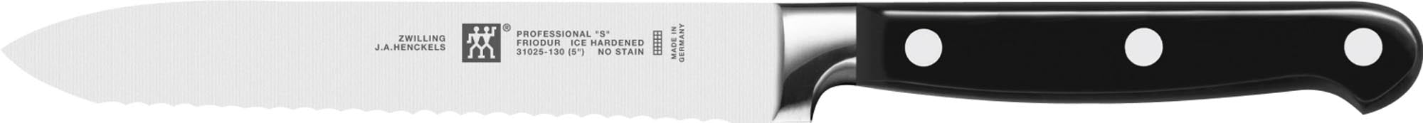 Entdecken Sie das Professional "S" Universalmesser 130 mm von Zwilling – ideal für präzises Schneiden, langlebig und ergonomisch gestaltet.