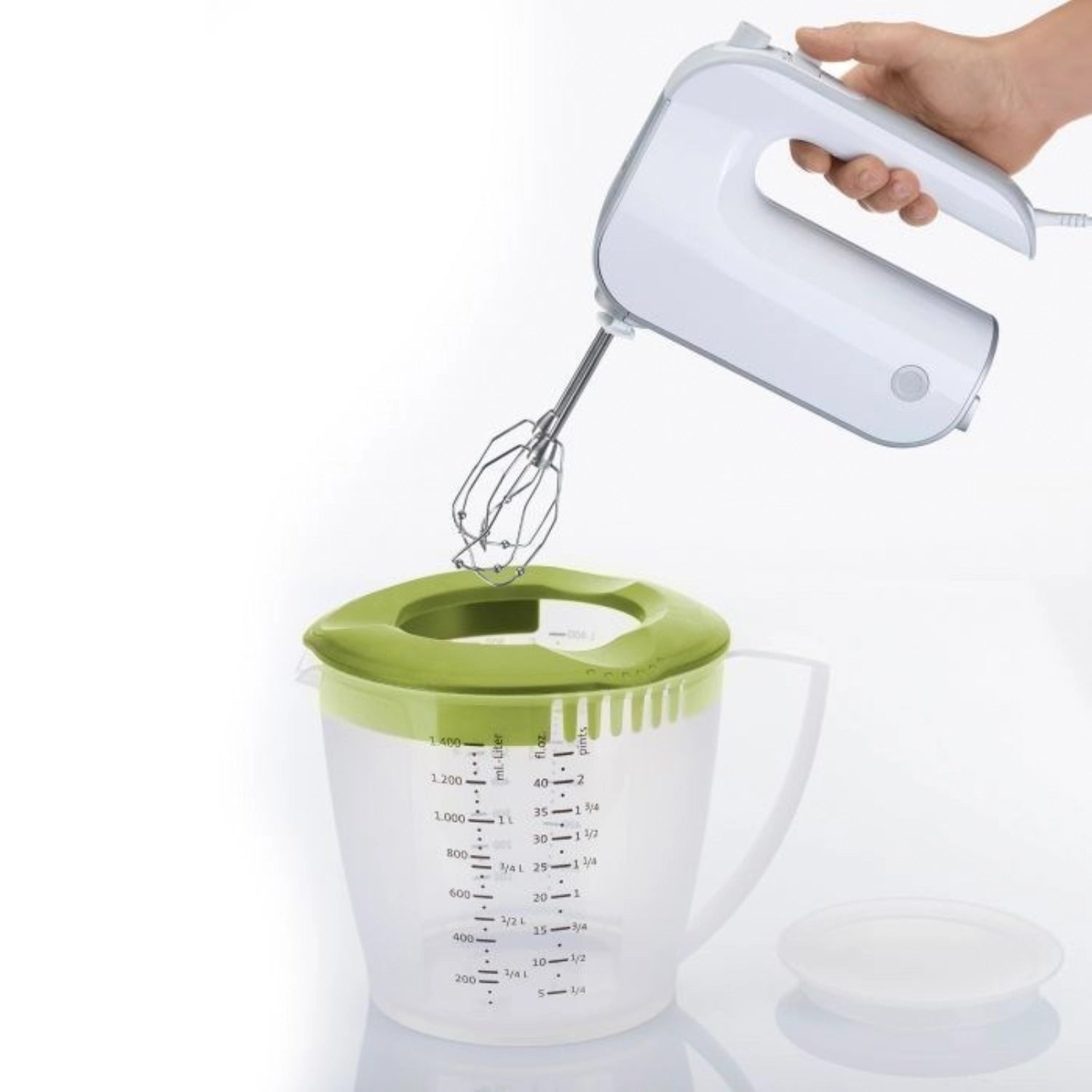 Hochwertiger Rührbecher in frischem Apfelgrün mit praktischem Deckel, ideal für das Mischen und Lagern von Lebensmitteln, 1.4 l.