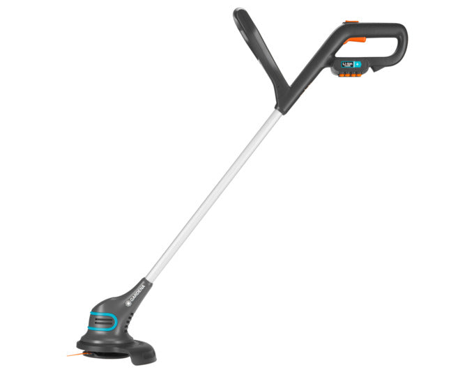 GARDENA Akku-Rasentrimmer Smallcut 23R 14.4 V in präsentiert im Onlineshop von KAQTU Design AG. Gartengeräte ist von GARDENA