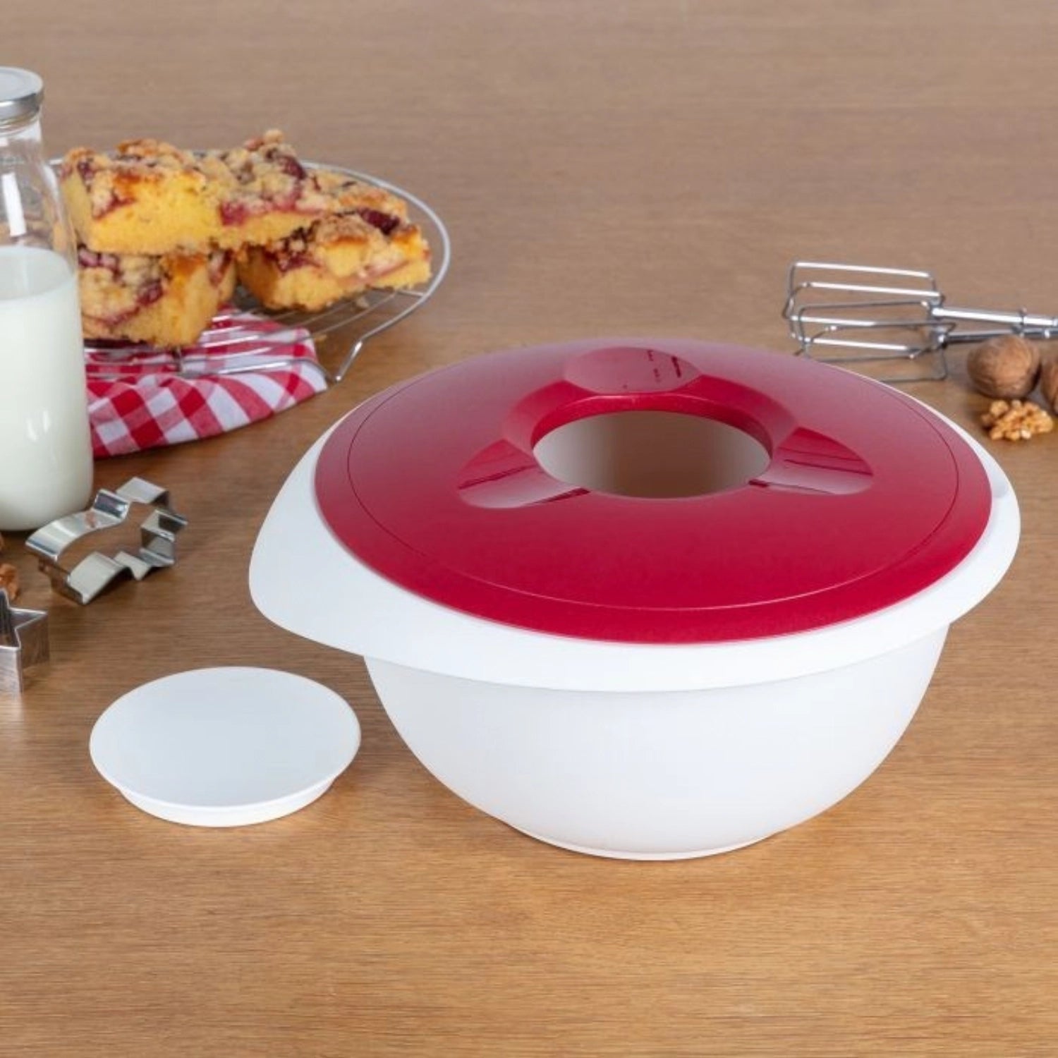 Rote Rührschüssel mit Spritzschutz von Westmark, 28.5x27x14cm, 3.5 lt, ideal für sicheres und sauberes Rühren in der Küche.