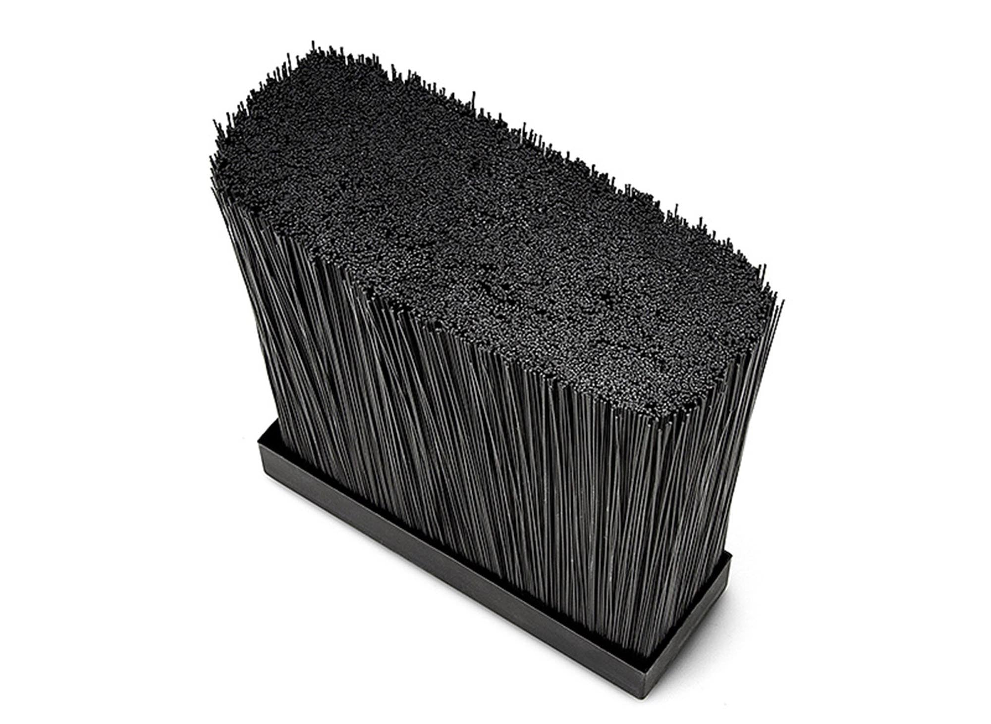 Moderner Gummibaum Messerblock von Continenta, schräg mit flexiblem Einsatz, 29x9x22 cm – ideal für eine stilvolle Kücheneinrichtung.