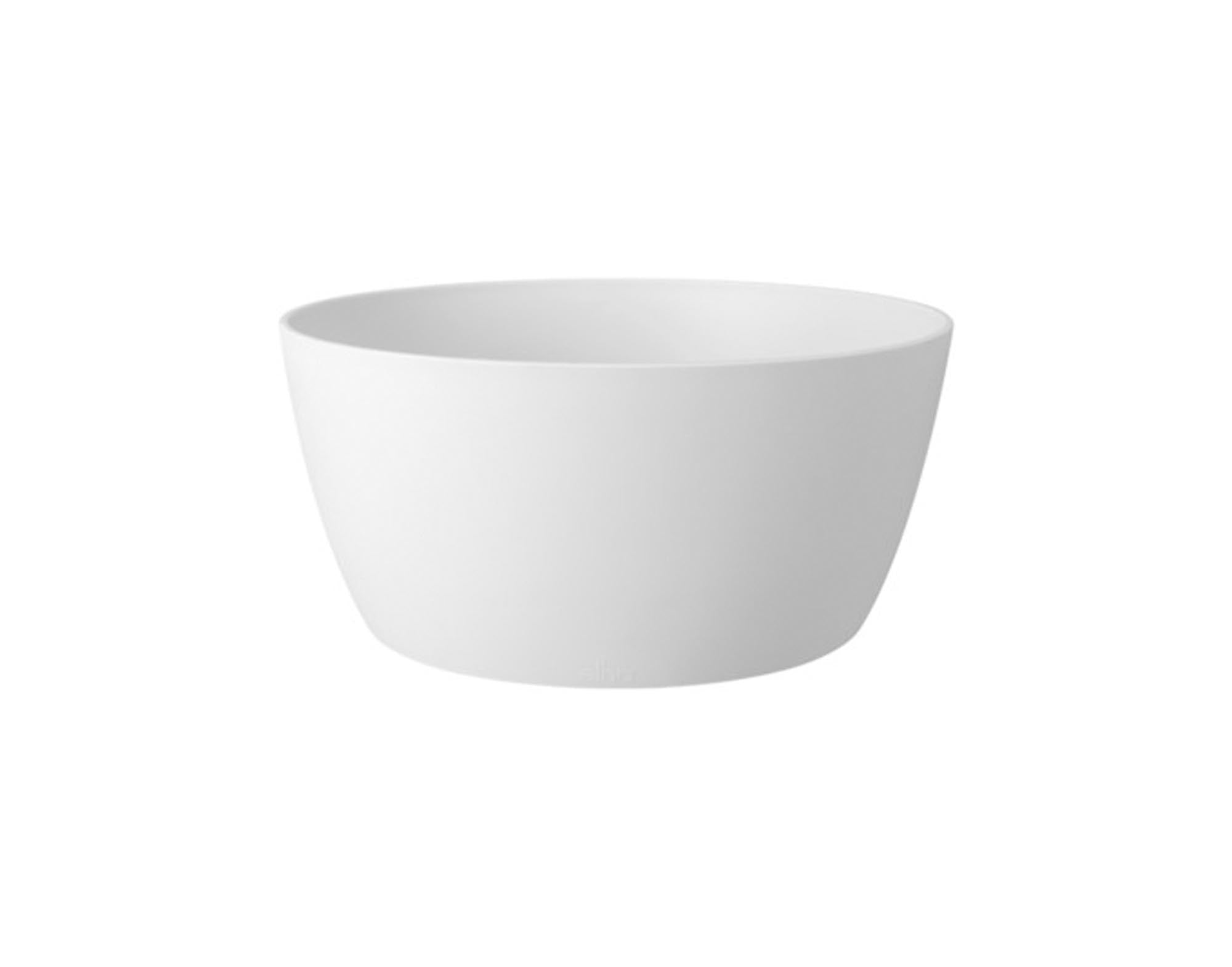 Die ELHO Pflanzenschale Brussels in Weiß (ø 23x11 cm) vereint modernes Design mit Nachhaltigkeit. Ideal für Innen- und Außennutzung, robust, leicht und UV-beständig.