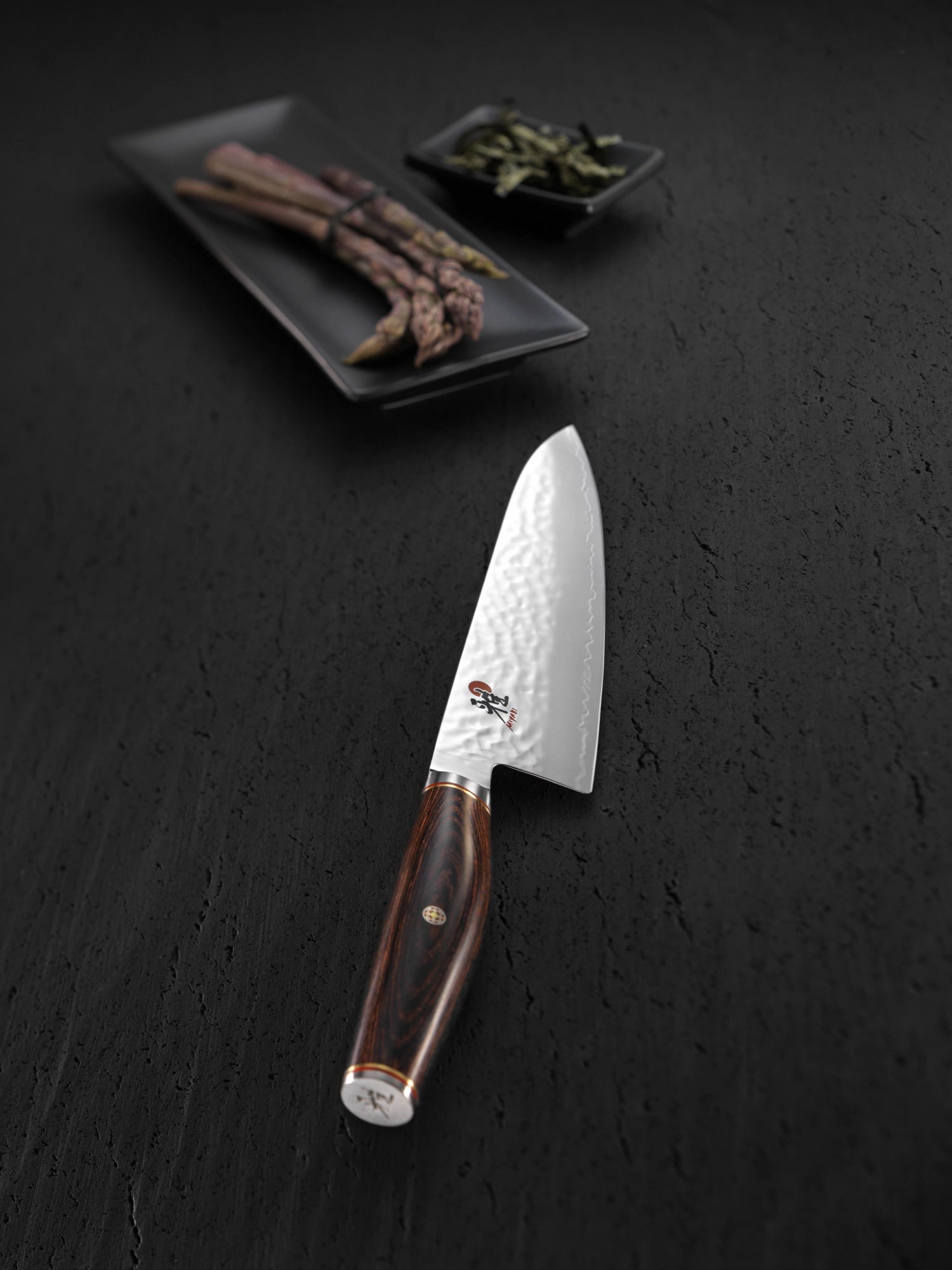 MIYABI 6000MCT Gyutoh, 240mm – hochwertiges Damastmesser mit scharfer Klinge und ergonomischem Griff, perfekt für präzises Schneiden.