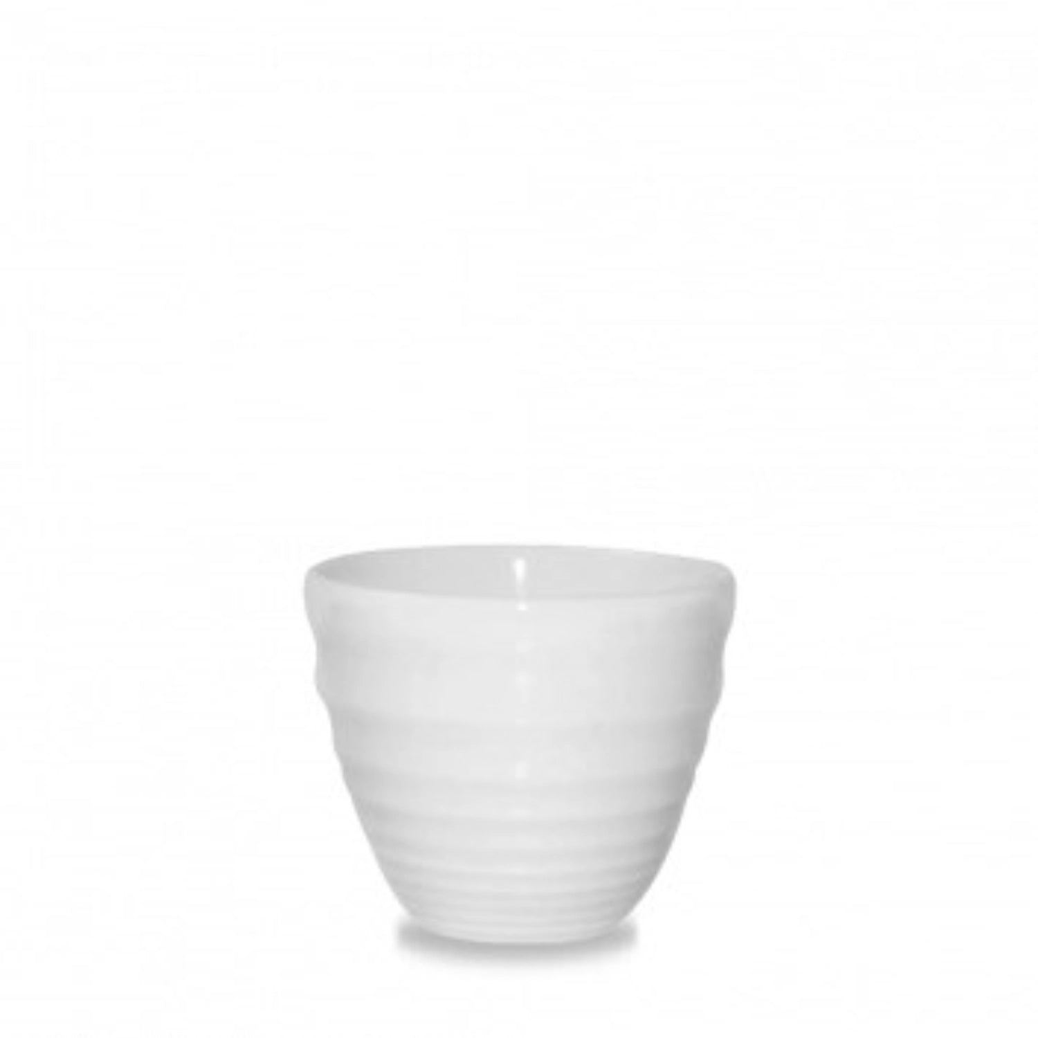 Stilvoller, weißer Ripple Chip Becher von Churchill, 9.5x8.3cm, 28cl, perfekt für kreative Getränke und Snacks bei besonderen Anlässen.