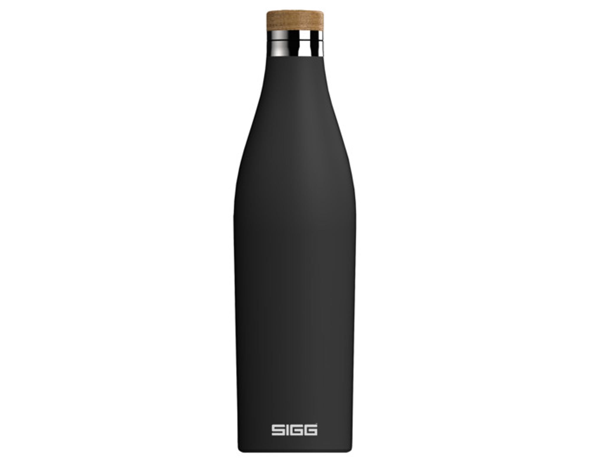 Entdecken Sie die SIGG Trinkflasche Meridian black touch 0.7 l – robust, BPA-frei und ideal für Sport, Freizeit und Alltag. Stilvolles Design und Nachhaltigkeit vereint!