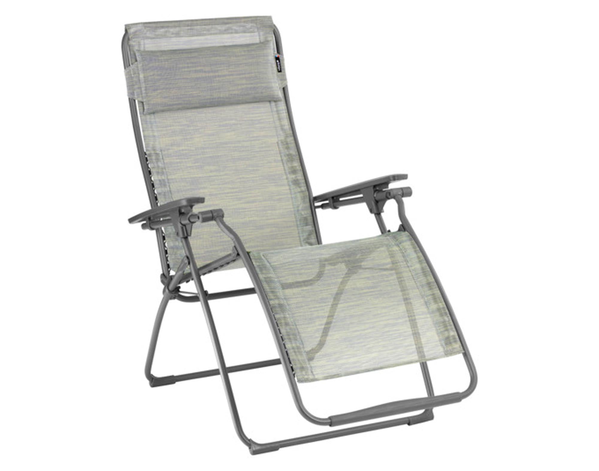 Entspannen Sie stilvoll im LAFUMA Relaxsessel Fututa Clip lagoa. Hochwertige Materialien, ergonomisches Design und klappbar für jeden Außenbereich.