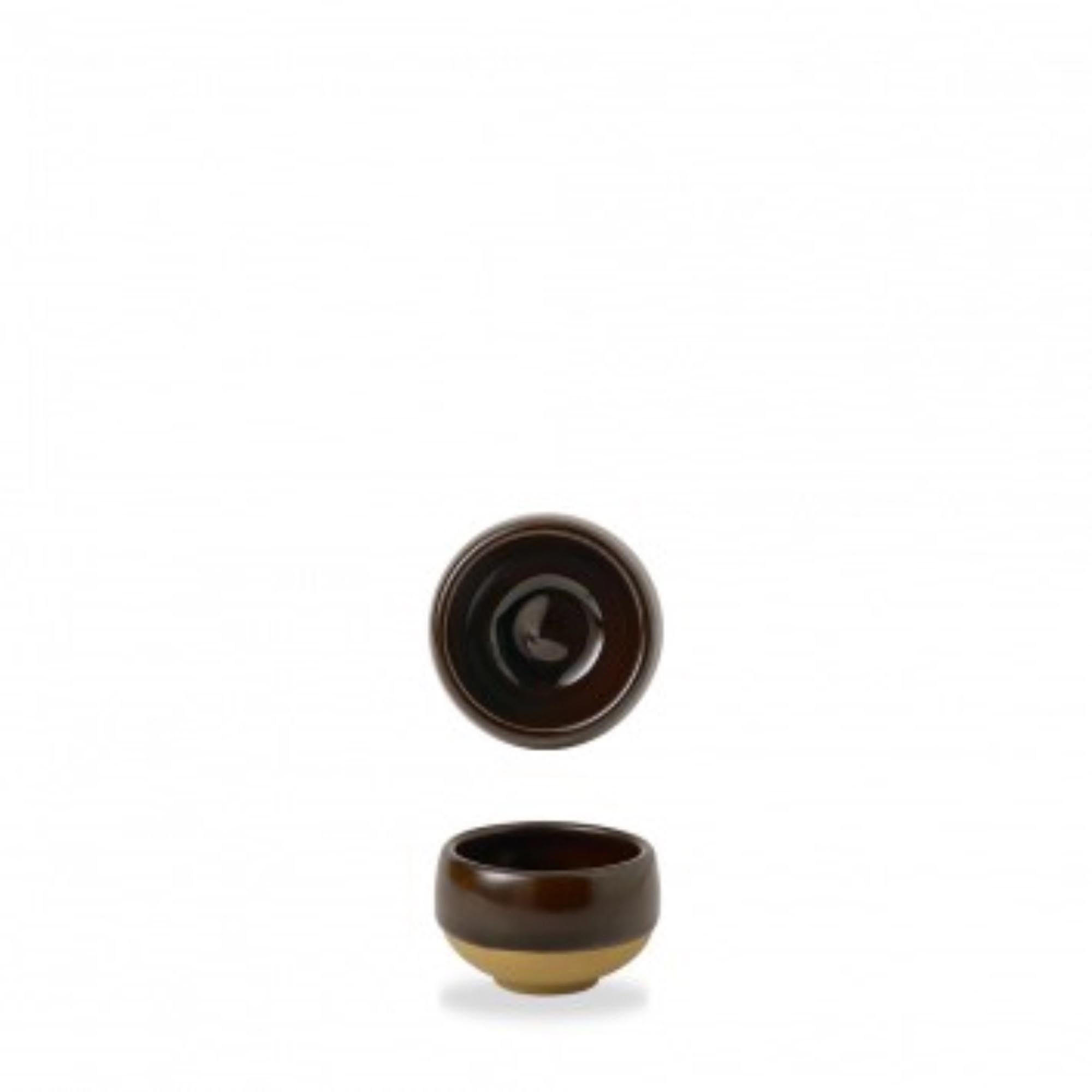 Entdecken Sie die Emerge Cinnamon Brown Schüssel von Churchill. Ideal für Snacks, Salate und Desserts. Hochwertiges Porzellan, pflegeleicht und stilvoll.