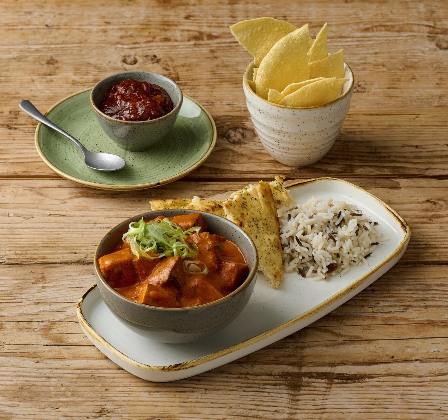 Stonecast Chefs Walled Oblong Platte in Barley Weiss, 30x15.4 cm, elegante und robuste Servierplatte von Churchill, ideal für Gastronomie und stilvolle Anlässe.