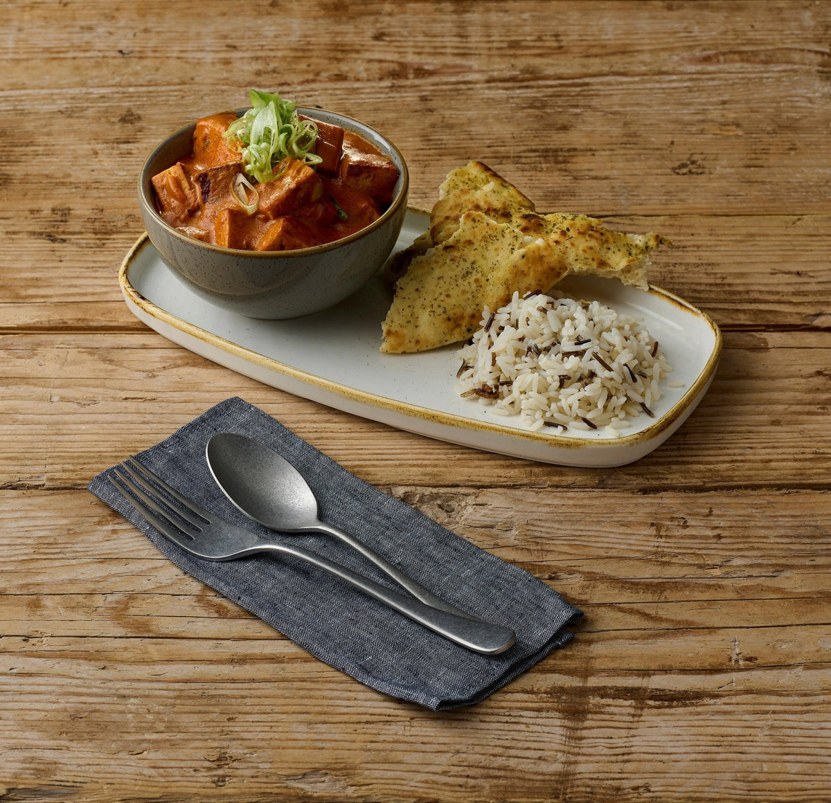 Stonecast Chefs Walled Oblong Platte Barley weiss 30x15.4 cm in Weiss präsentiert im Onlineshop von KAQTU Design AG. Platte ist von Churchill