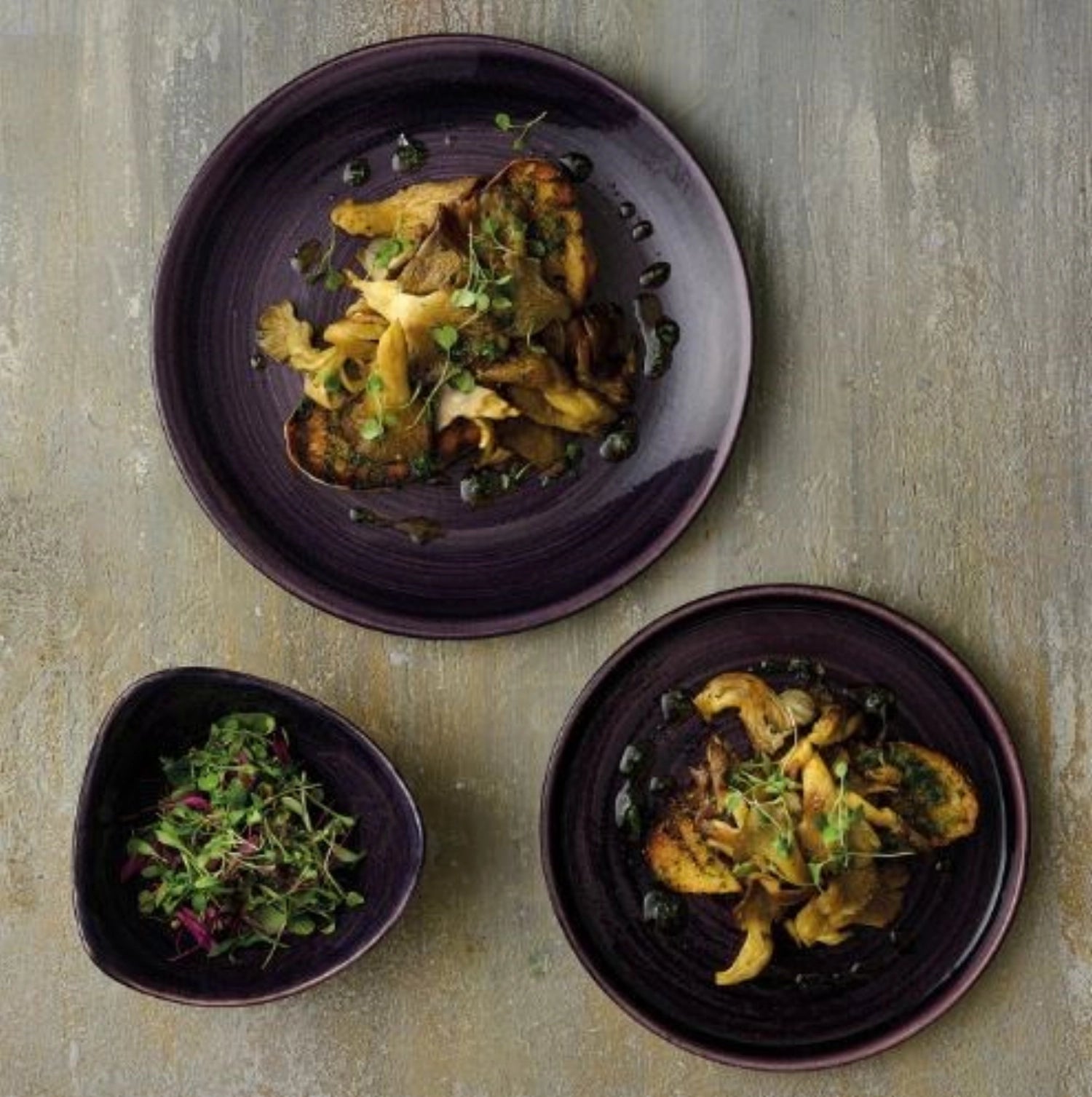 Stonecast Patina Deep Purple Triangle Plate flat 26.5cm