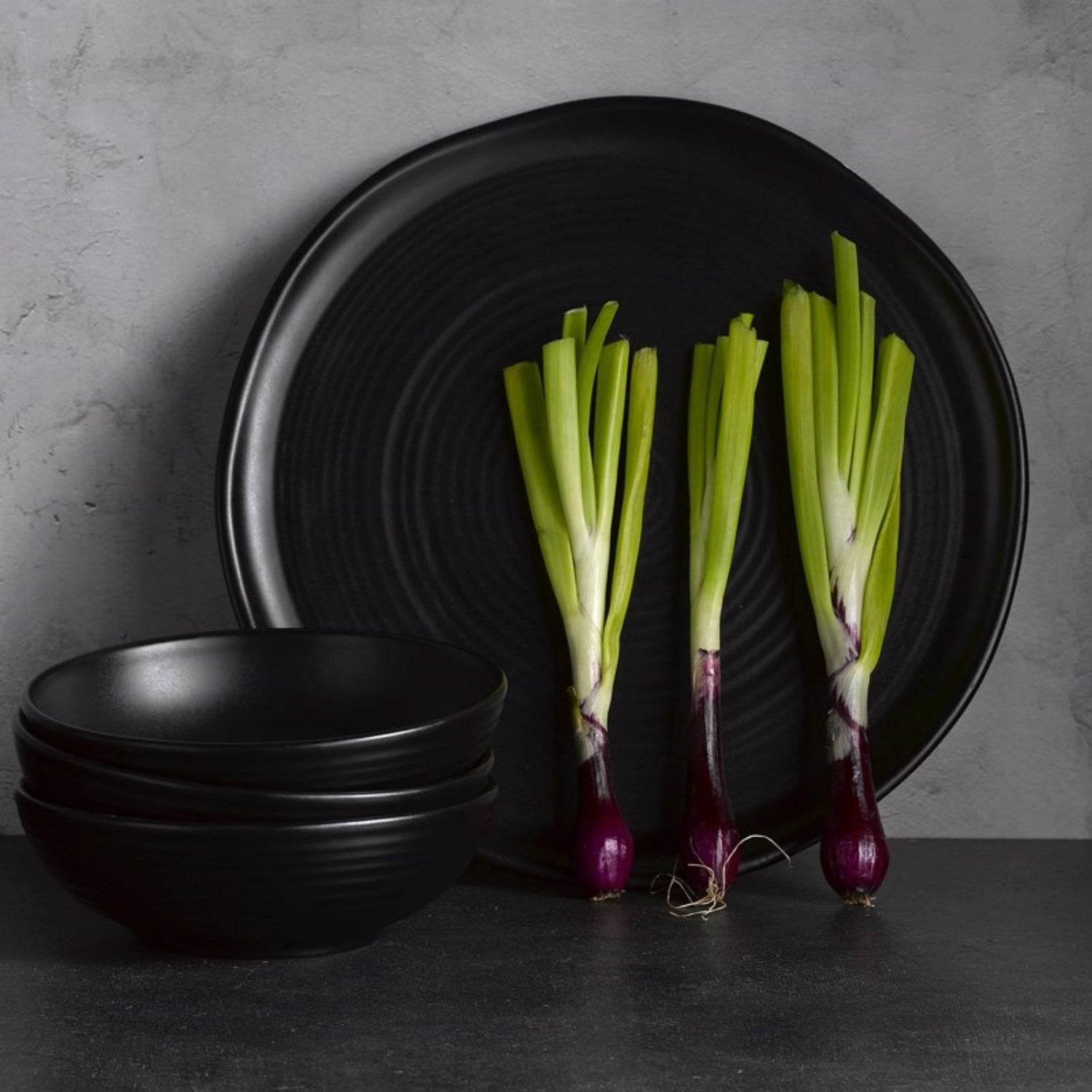 Der Evo Jet Coupe Teller flach 29.5cm von Churchill vereint elegantes Design mit hoher Funktionalität – perfekt für stilvolle Hauptgerichte und Buffets.