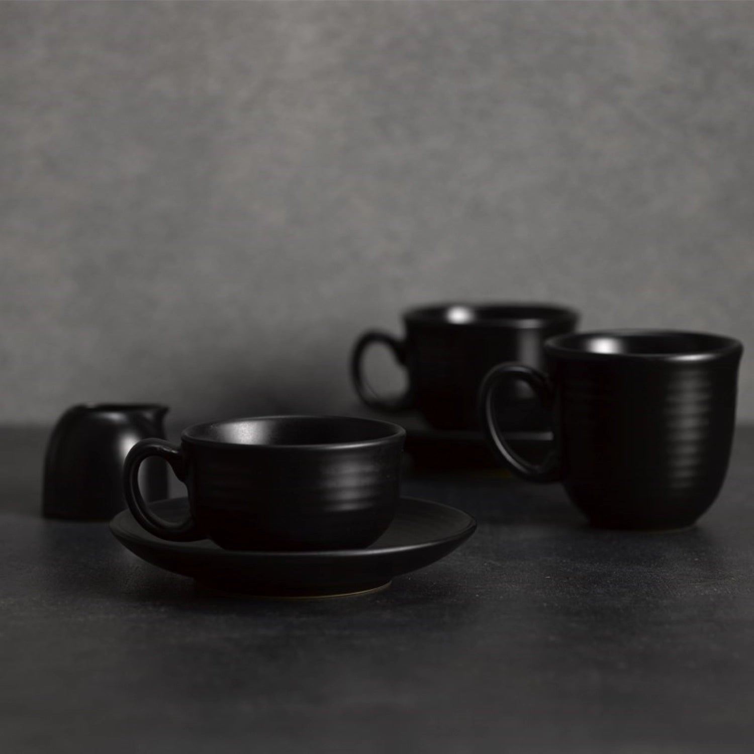 Elegante Evo Jet Dip Schale von Churchill, 5 cm hoch und 7 cl, perfekt für Dips und Saucen, modernes Design für jeden Tisch.